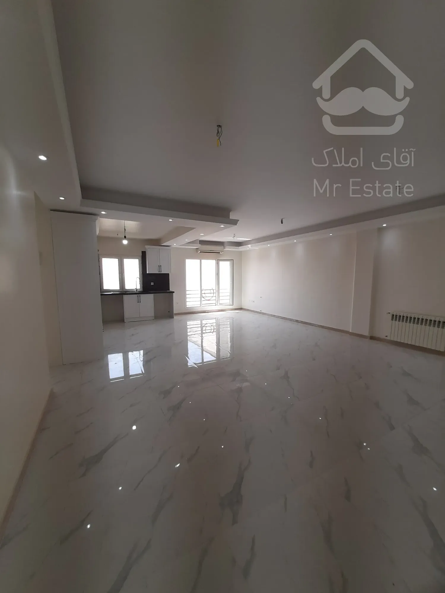 فروش آپارتمان ۱۲۰متری قدرالسهم دار حیاط دار