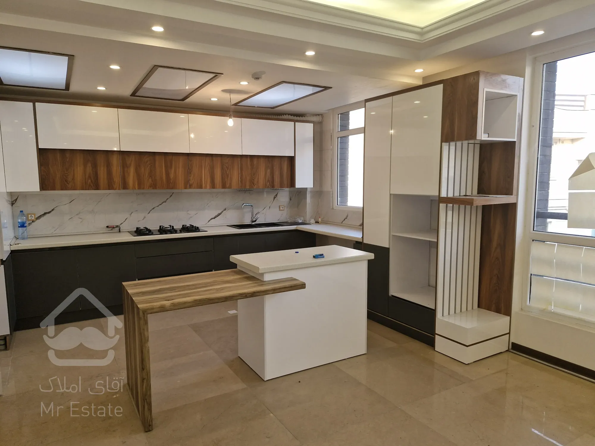 220 متری فرشته