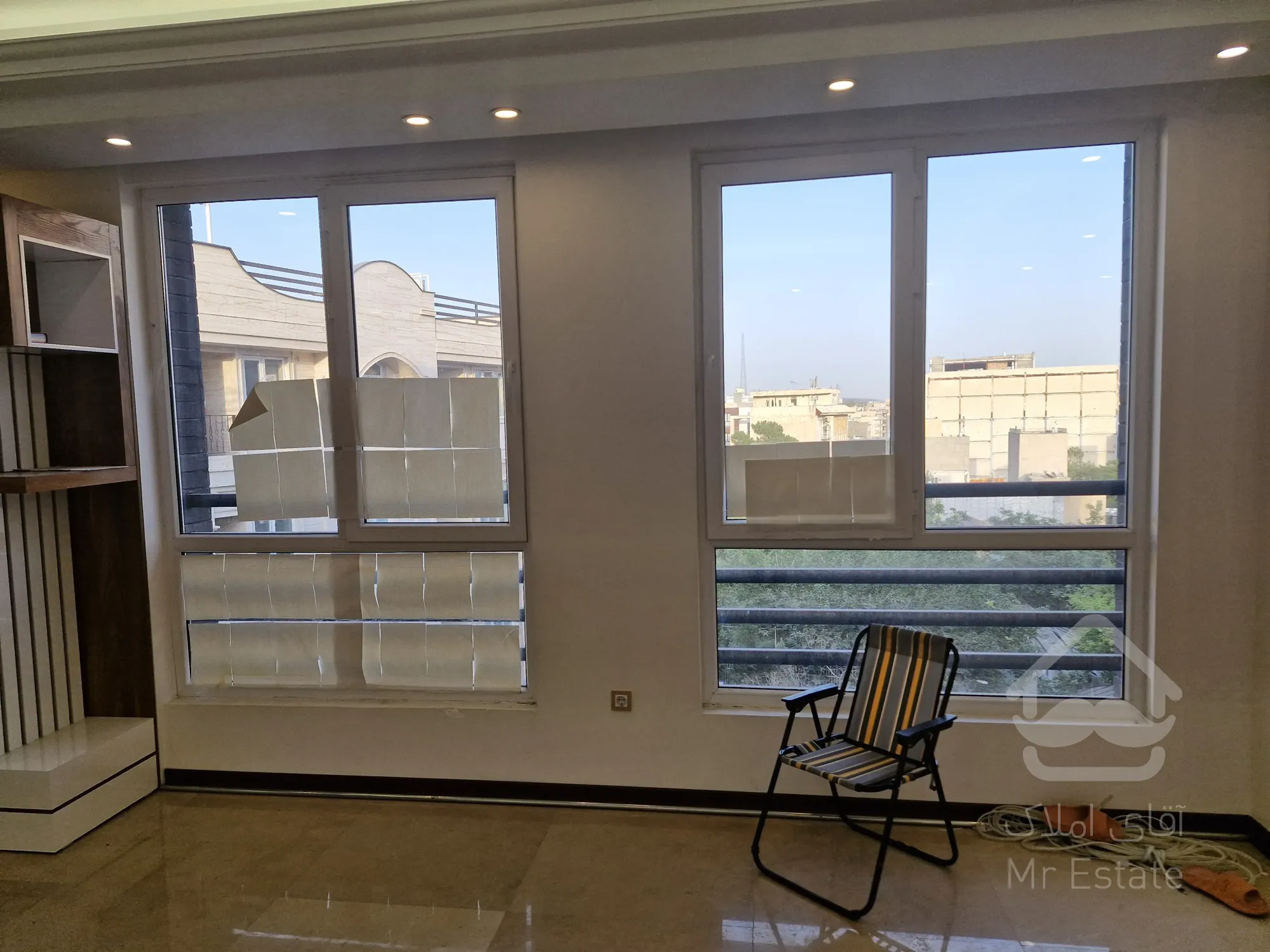 220 متری فرشته