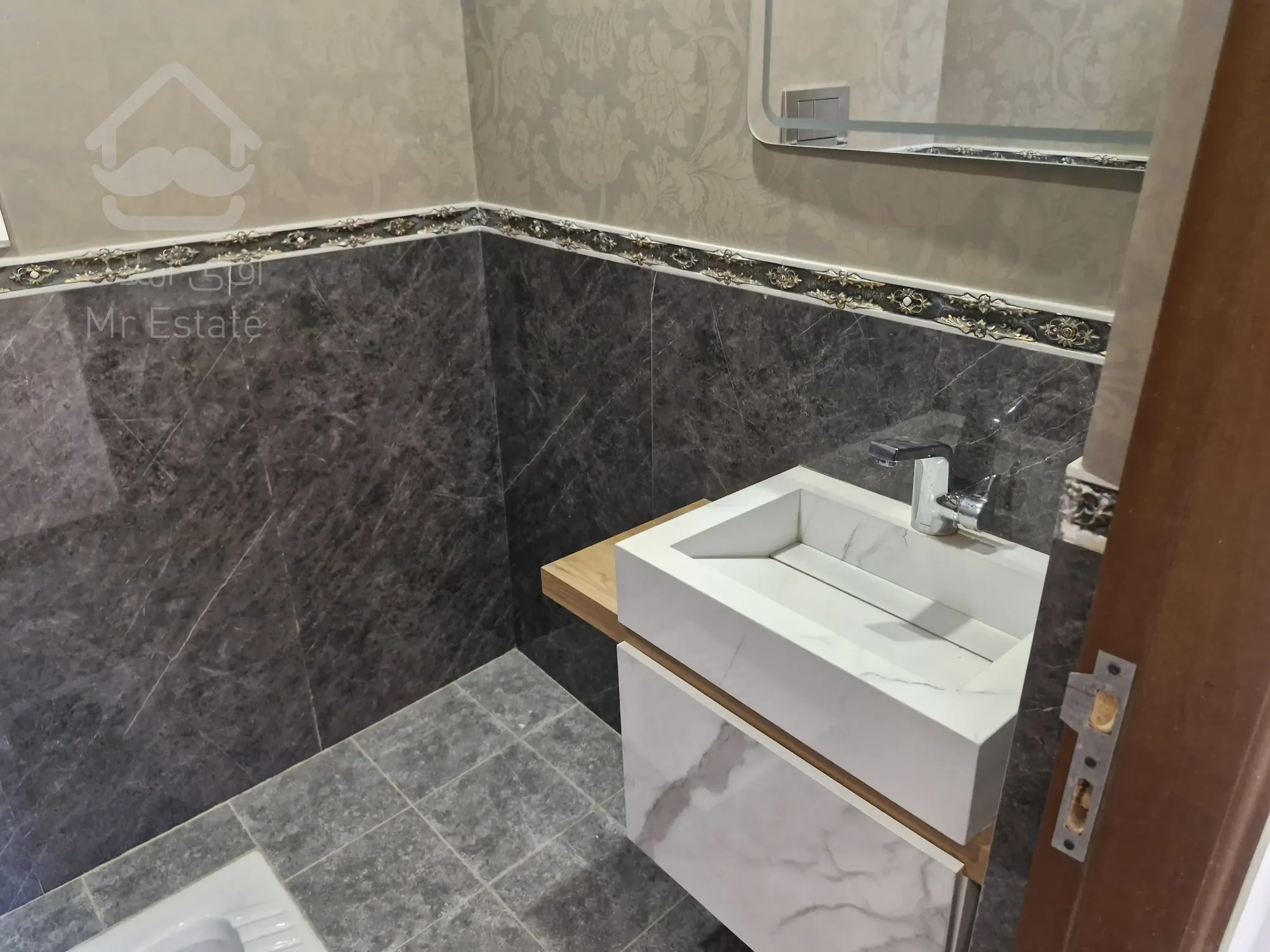 220 متری فرشته