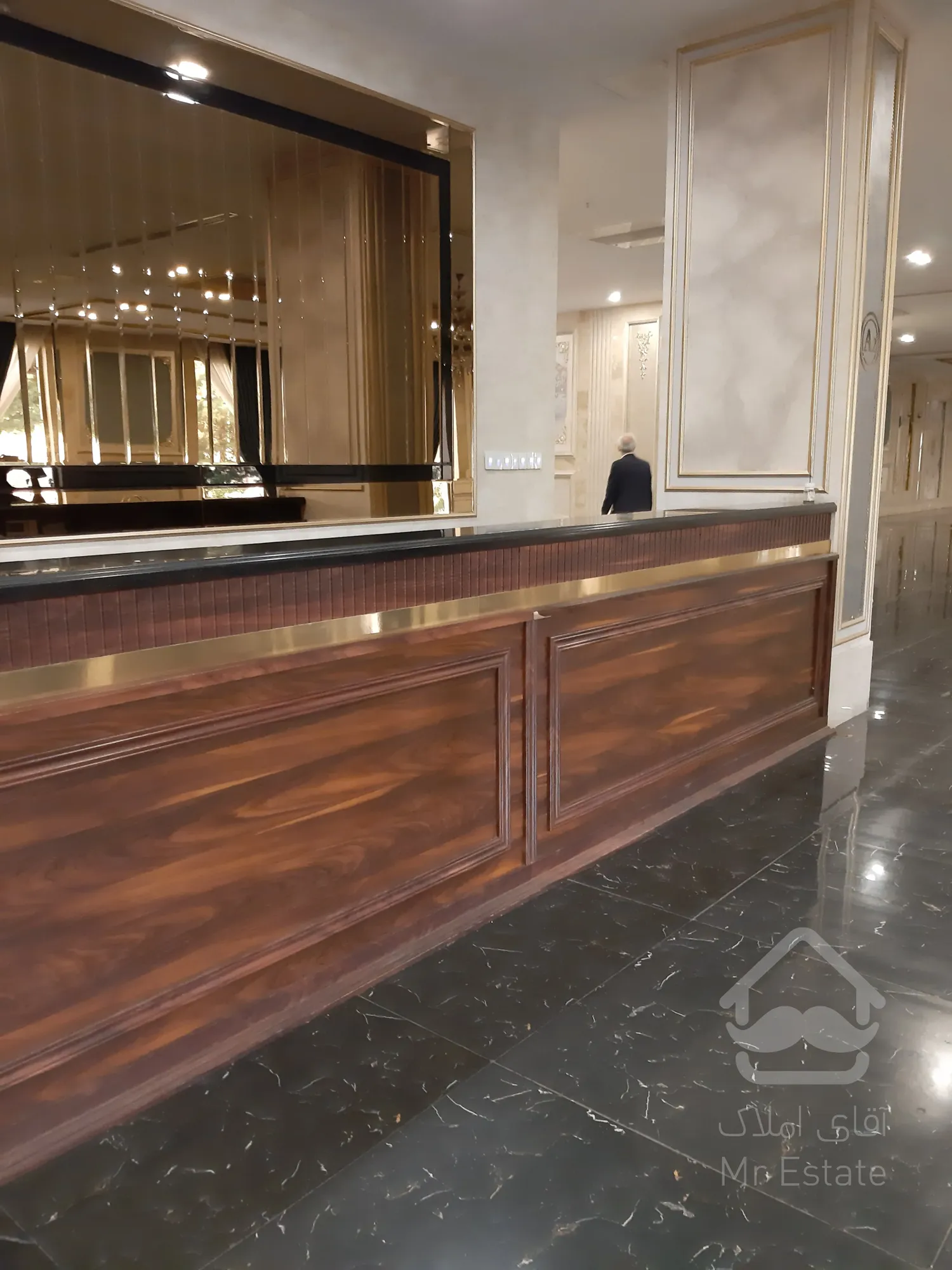 آپارتمان سه خوابه لوکس در برج شاهنشین رونیکاپالاس هروی