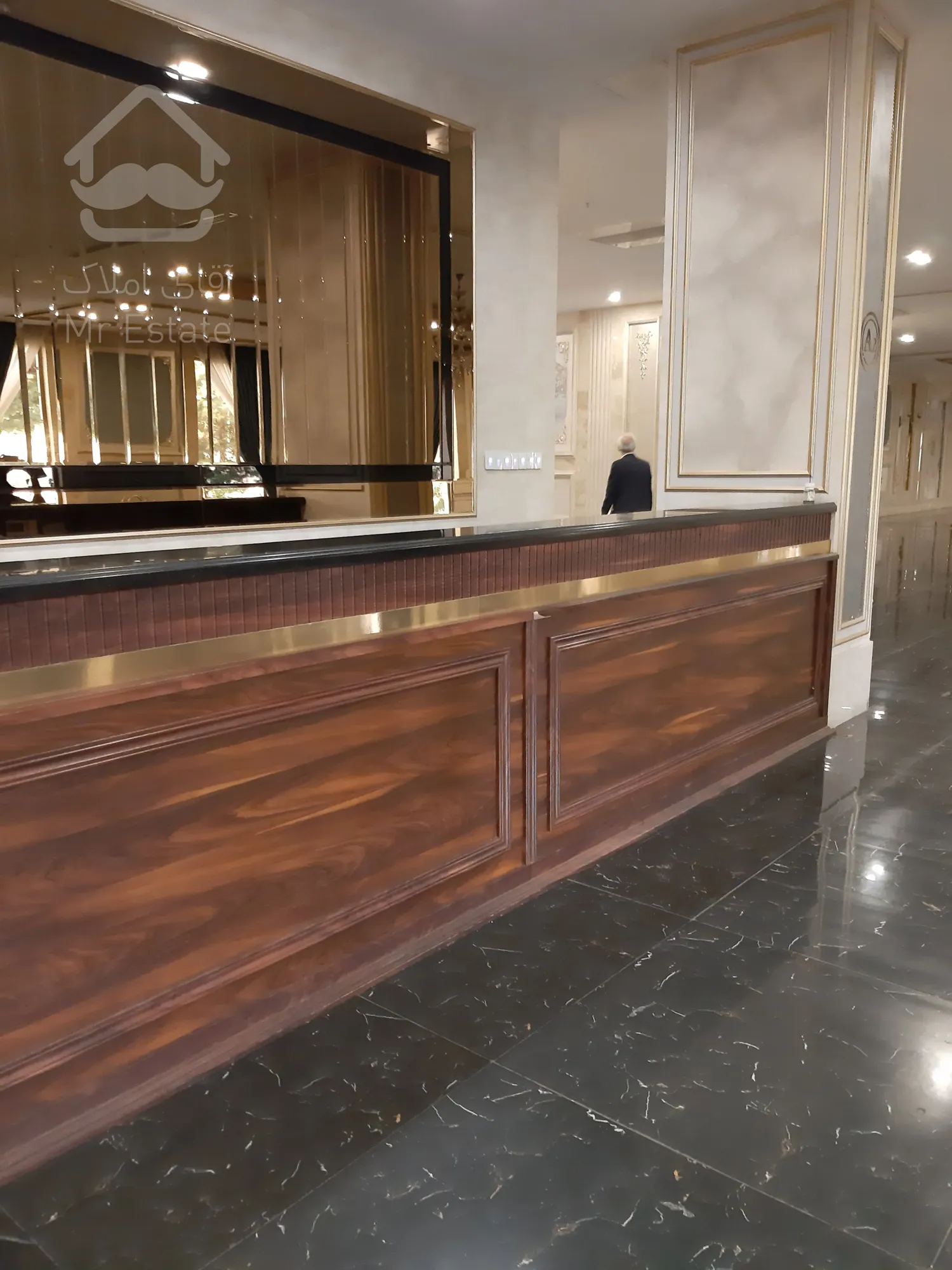 فروش آپارتمان سه خوابه 195 متری در طبقه اول برج رونیکاپالاس مژده