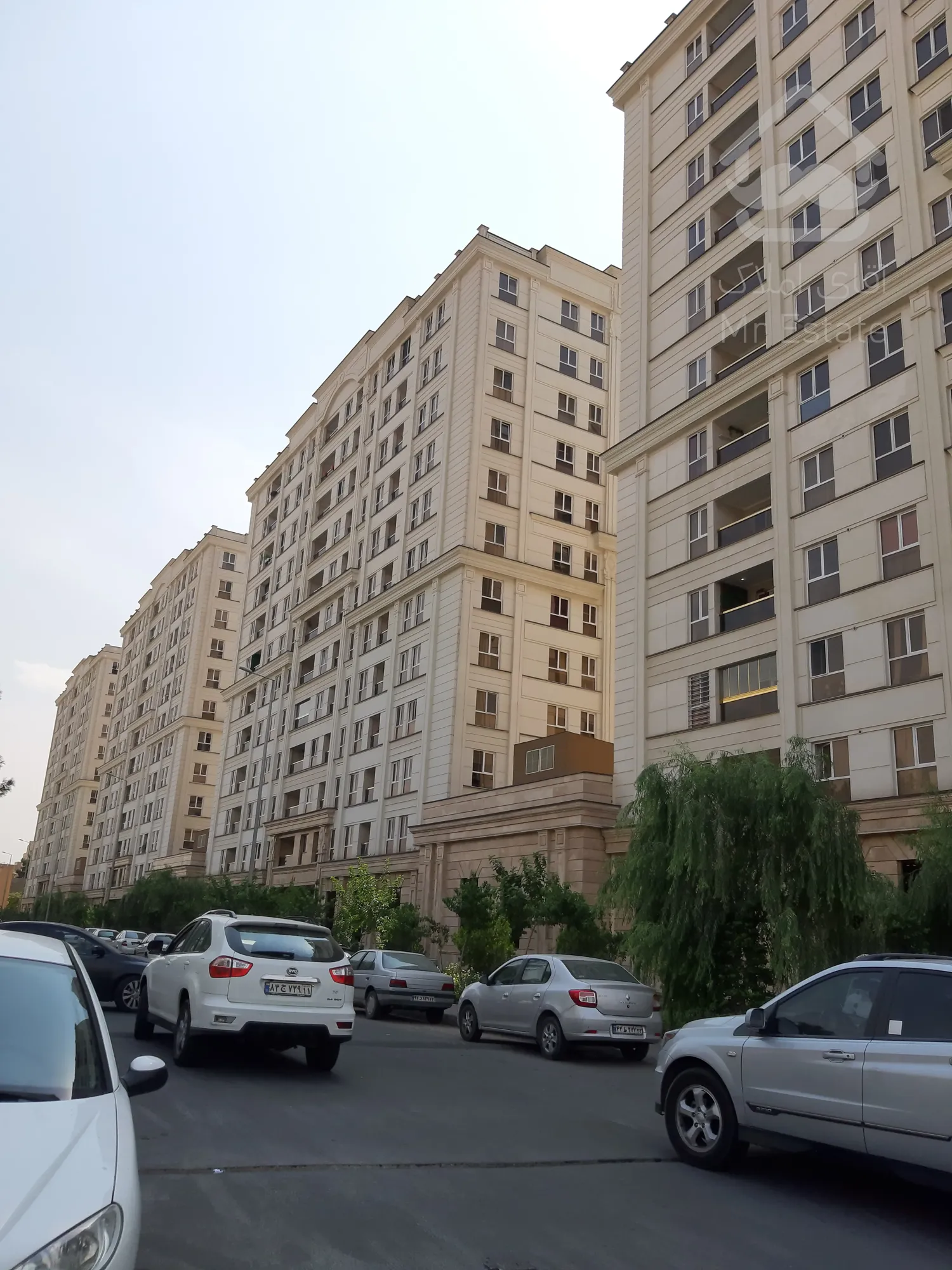 فروش آپارتمان سه خوابه در برج 11 طبقه با امکانات فول هتلینگ