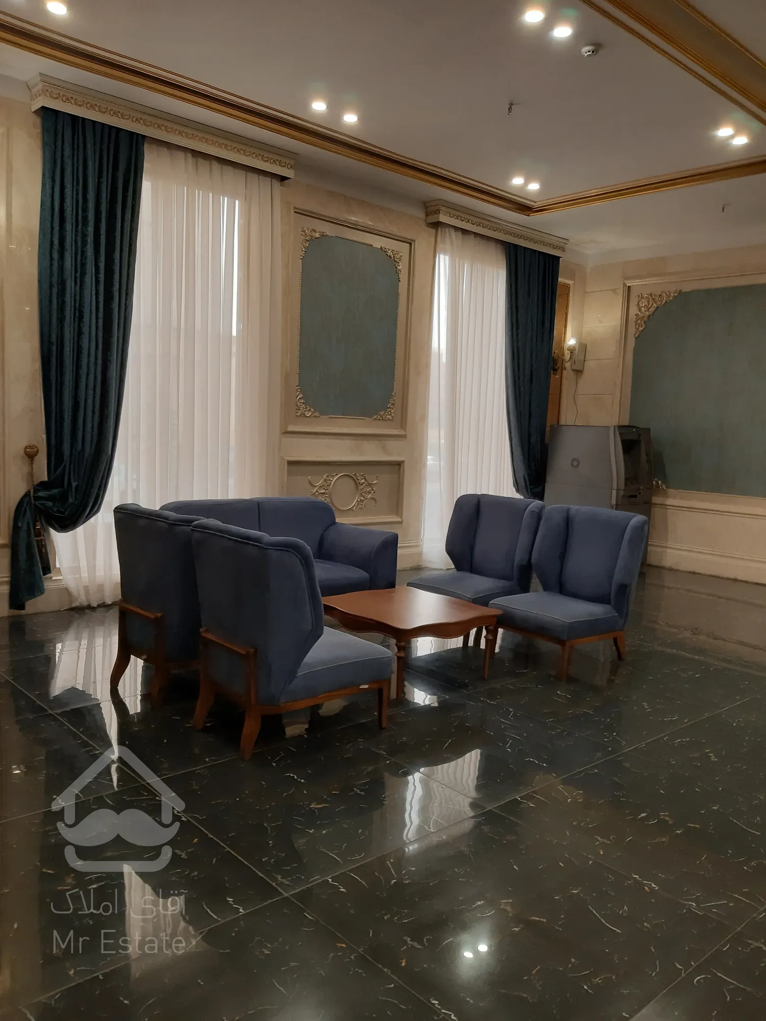 فروش آپارتمان سه خوابه 195 متری در برج شاهنشین هروی