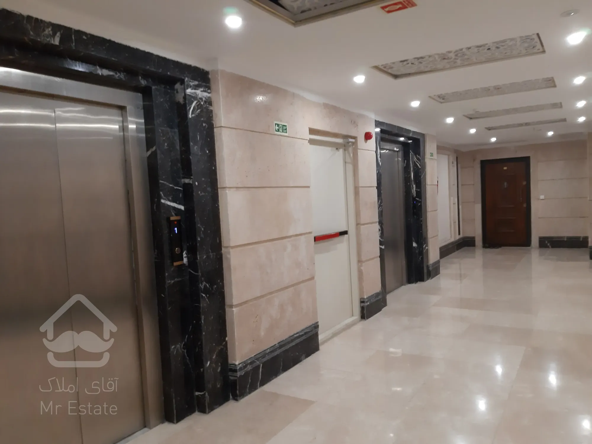 فروش آپارتمان سه خوابه 195 متری فول امکانات در برج لوکس رونیکاپالاس با 60 متر پاسیوی اختصاصی