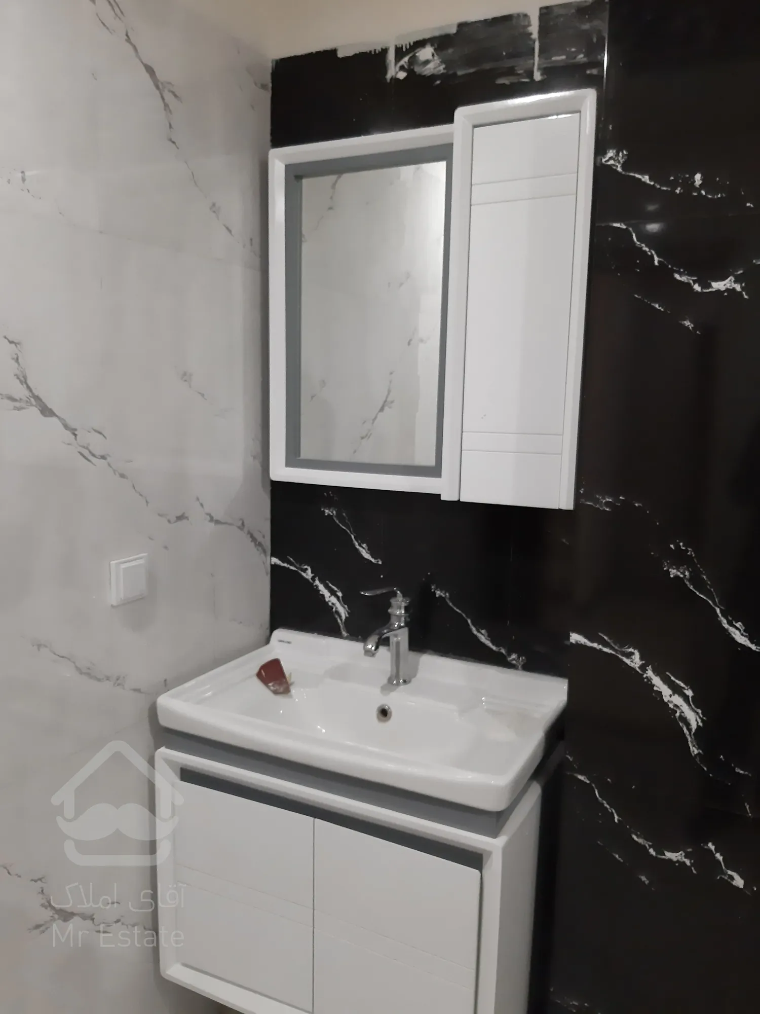 فروش آپارتمان 3 خوابه فول امکانات در برج رونیکاپالاس هروی