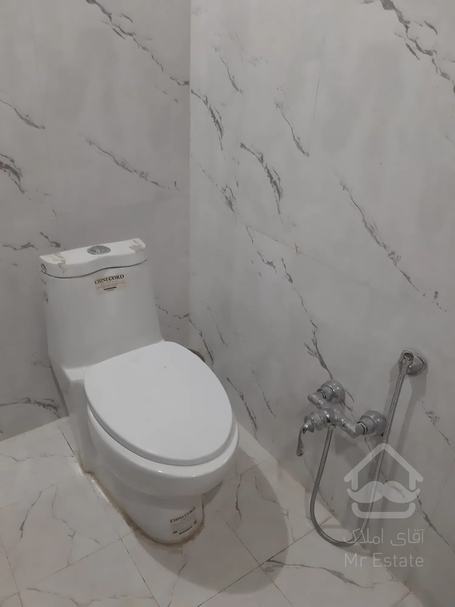 فروش آپارتمان 195 متری سه خوابه با 60 متری پاسیوی اختصاصی