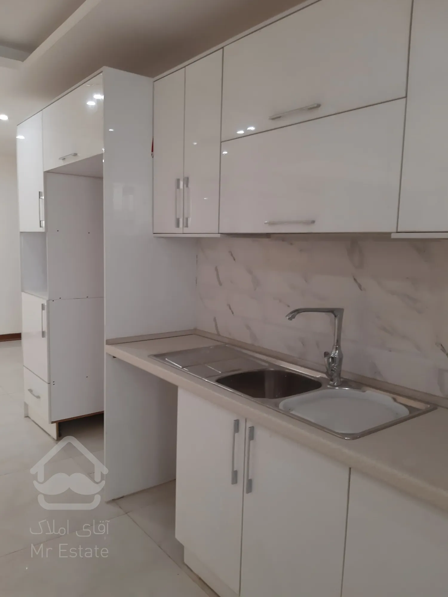 پیش فروش اقساطی 40 ماهه در برج های فول امکانات رونیکاپالاس دردشت