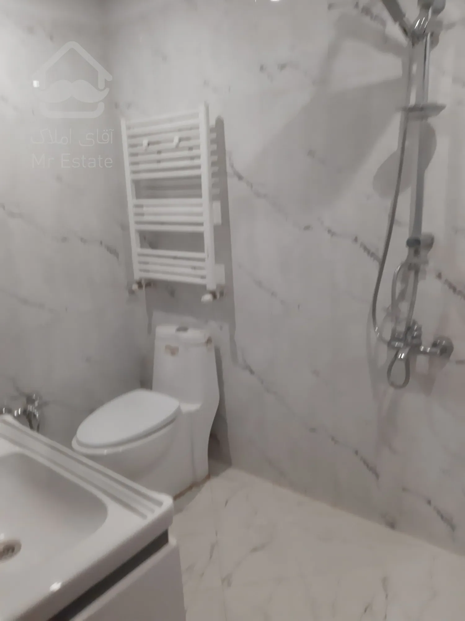 فروش آپارتمان سه خوابه 177 متری در هروی با امکانات فول هتلینگ