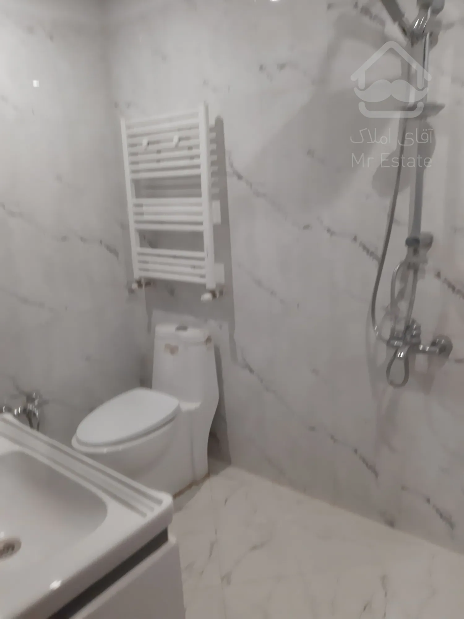 فروش آپارتمان سه خوابه در برج فول هتلینگ رونیکاپالاس هروی با 60 متر پاسیوی اختصاصی