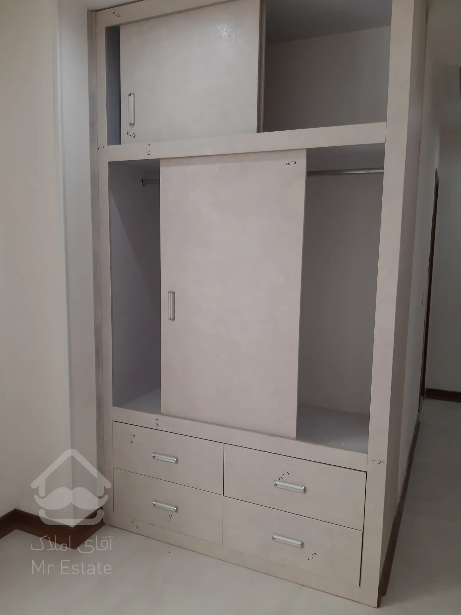 فروش آپارتمان 195 متری سه خوابه در برج لوکس رونیکاپالاس هروی