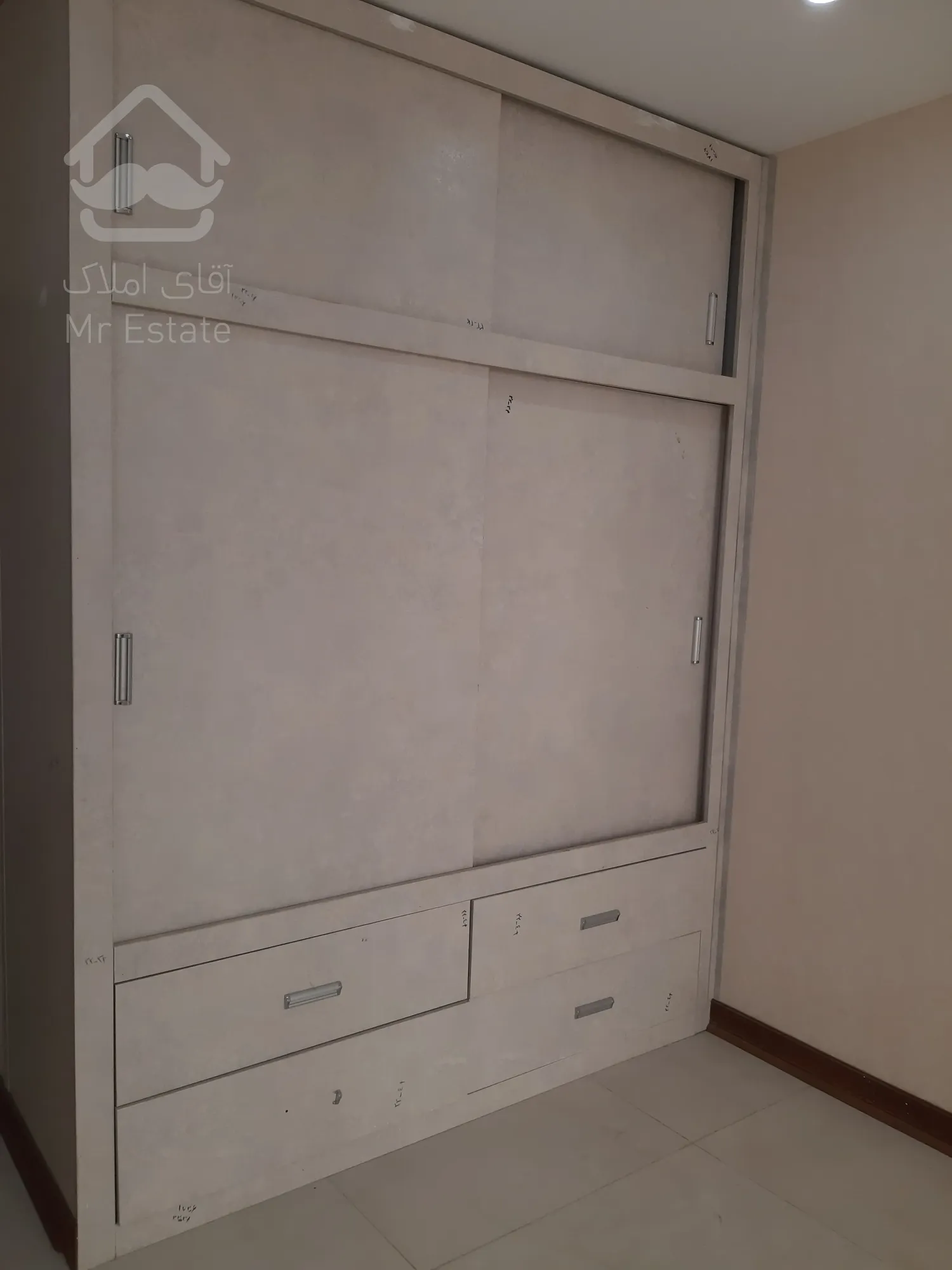 فروش آپارتمان سه خوابه فول امکانات در برج مجلل رونیکاپالاس هروی