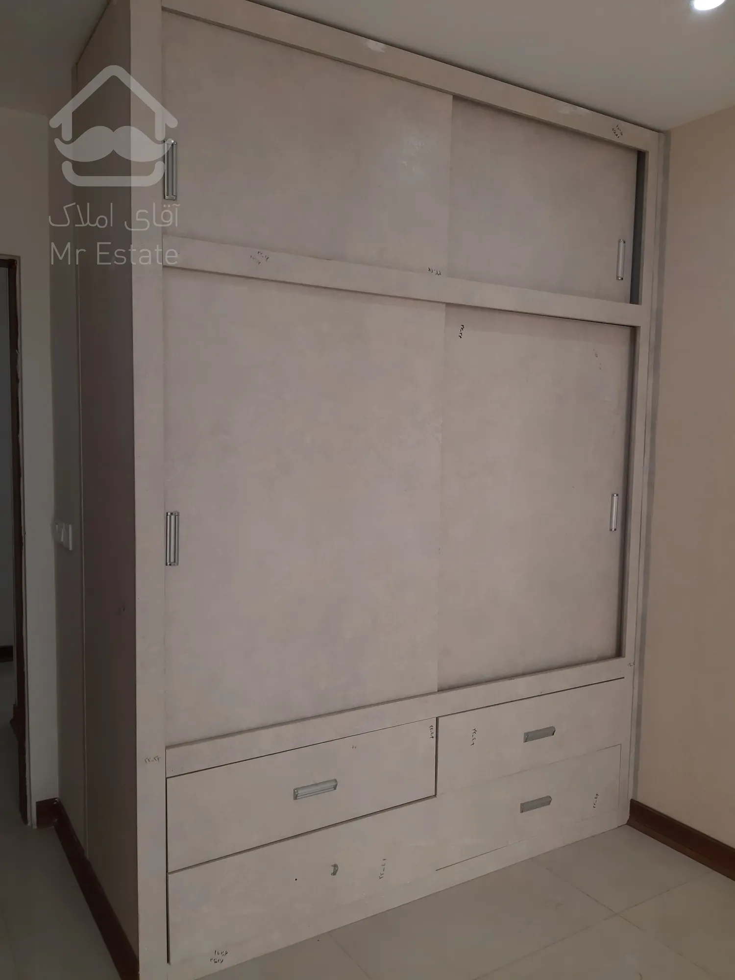 فروش آپارتمان سه خوابه در برج فول هتلینگ رونیکاپالاس هروی با 60 متر پاسیوی اختصاصی