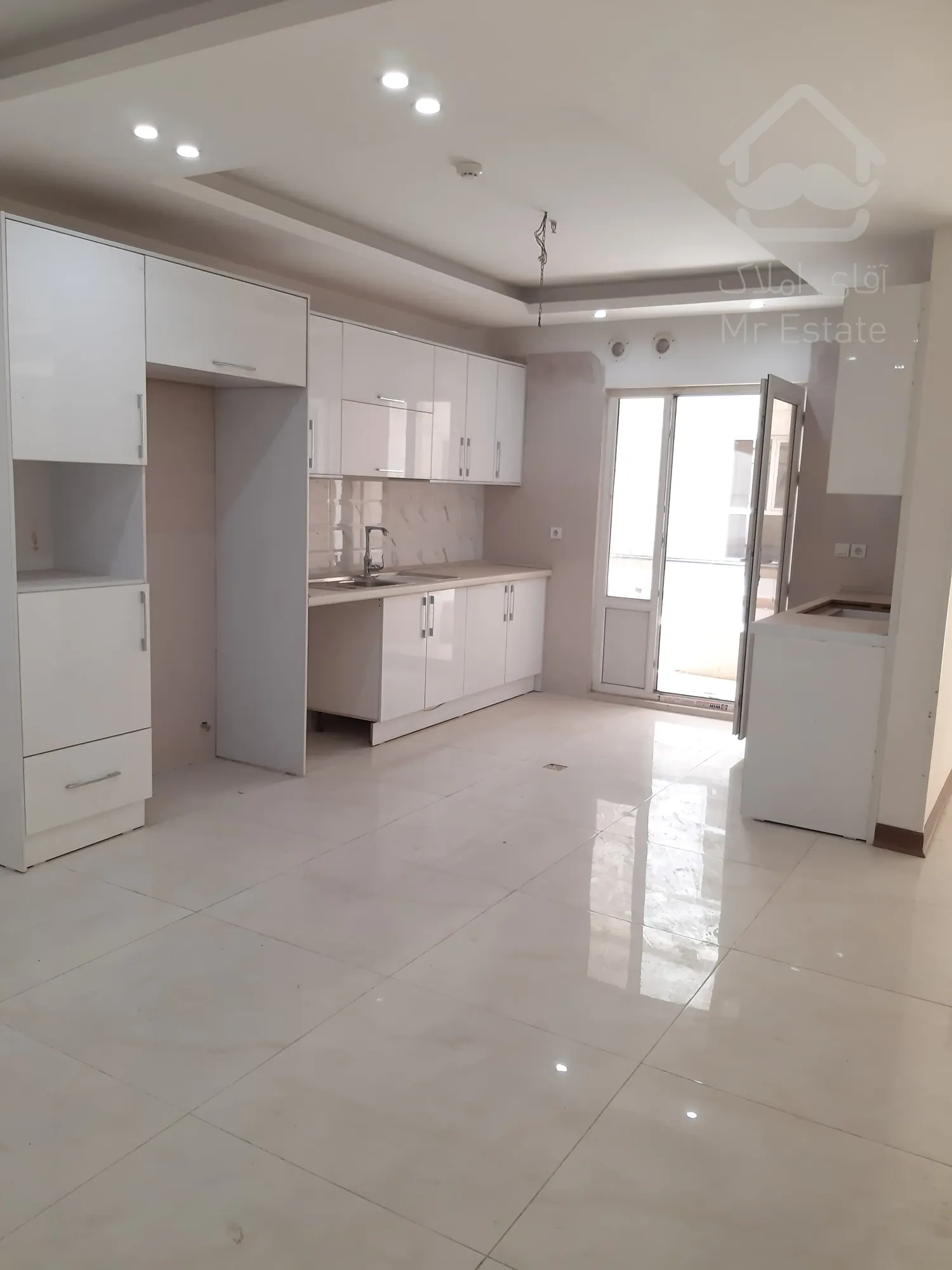 فروش آپارتمان سه خوابه در برج 11 طبقه با امکانات فول هتلینگ