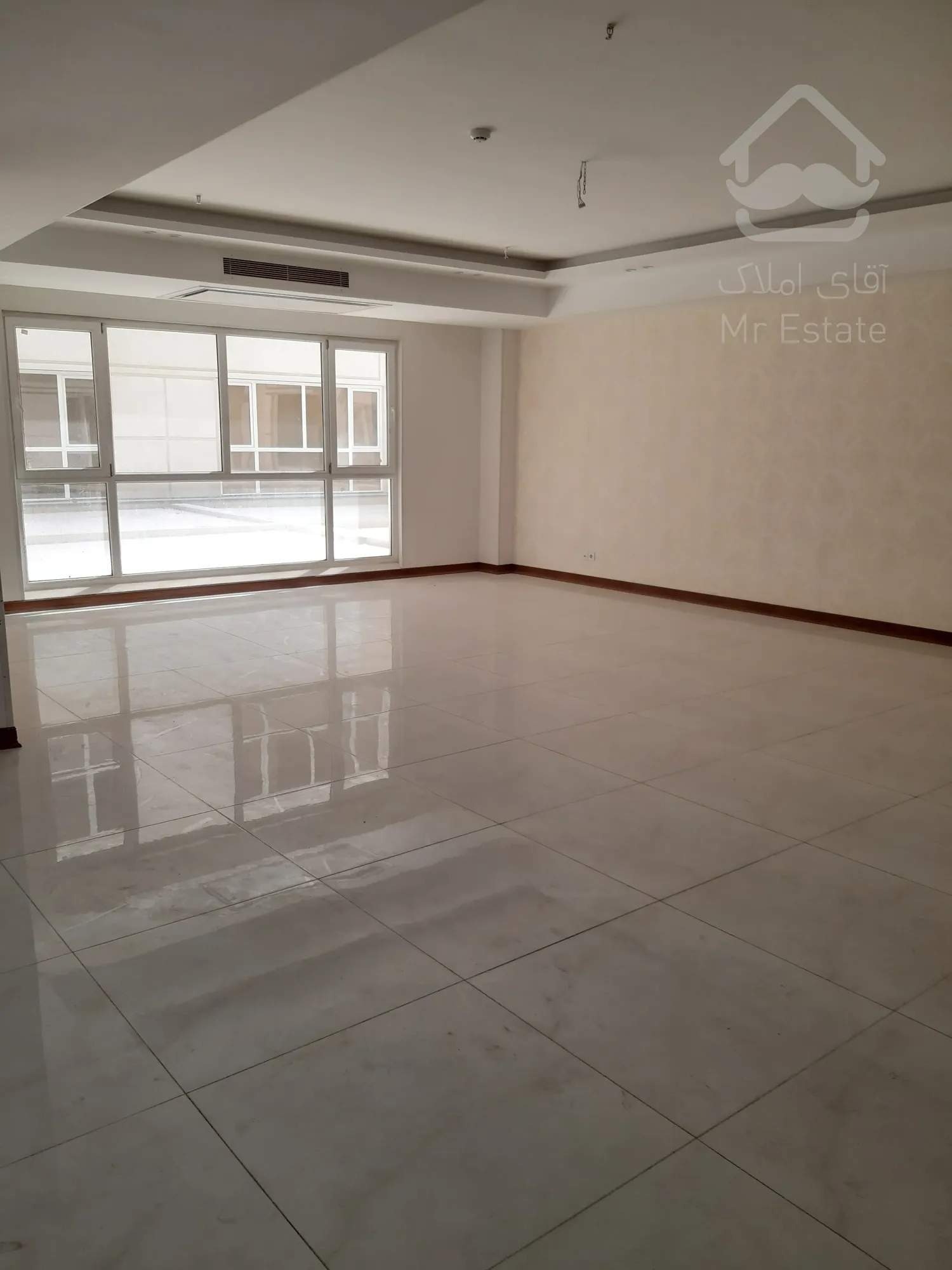 فروش آپارتمان سه خوابه در برج فول هتلینگ رونیکاپالاس هروی با 60 متر پاسیوی اختصاصی