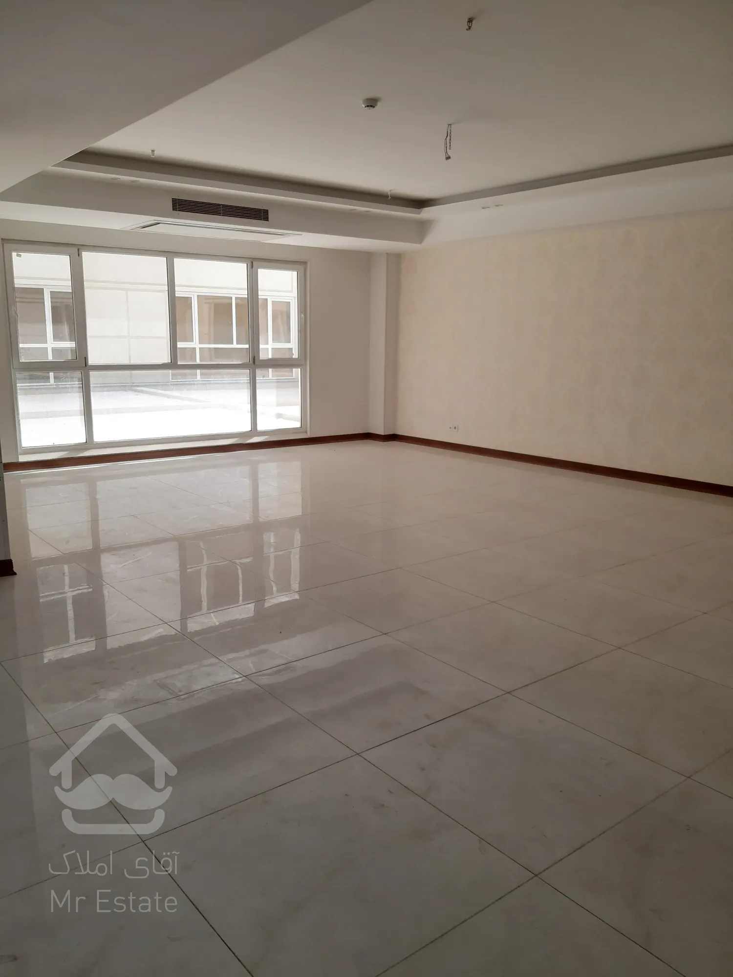 فروش آپارتمان 195 متری سه خوابه در برج لوکس رونیکاپالاس هروی