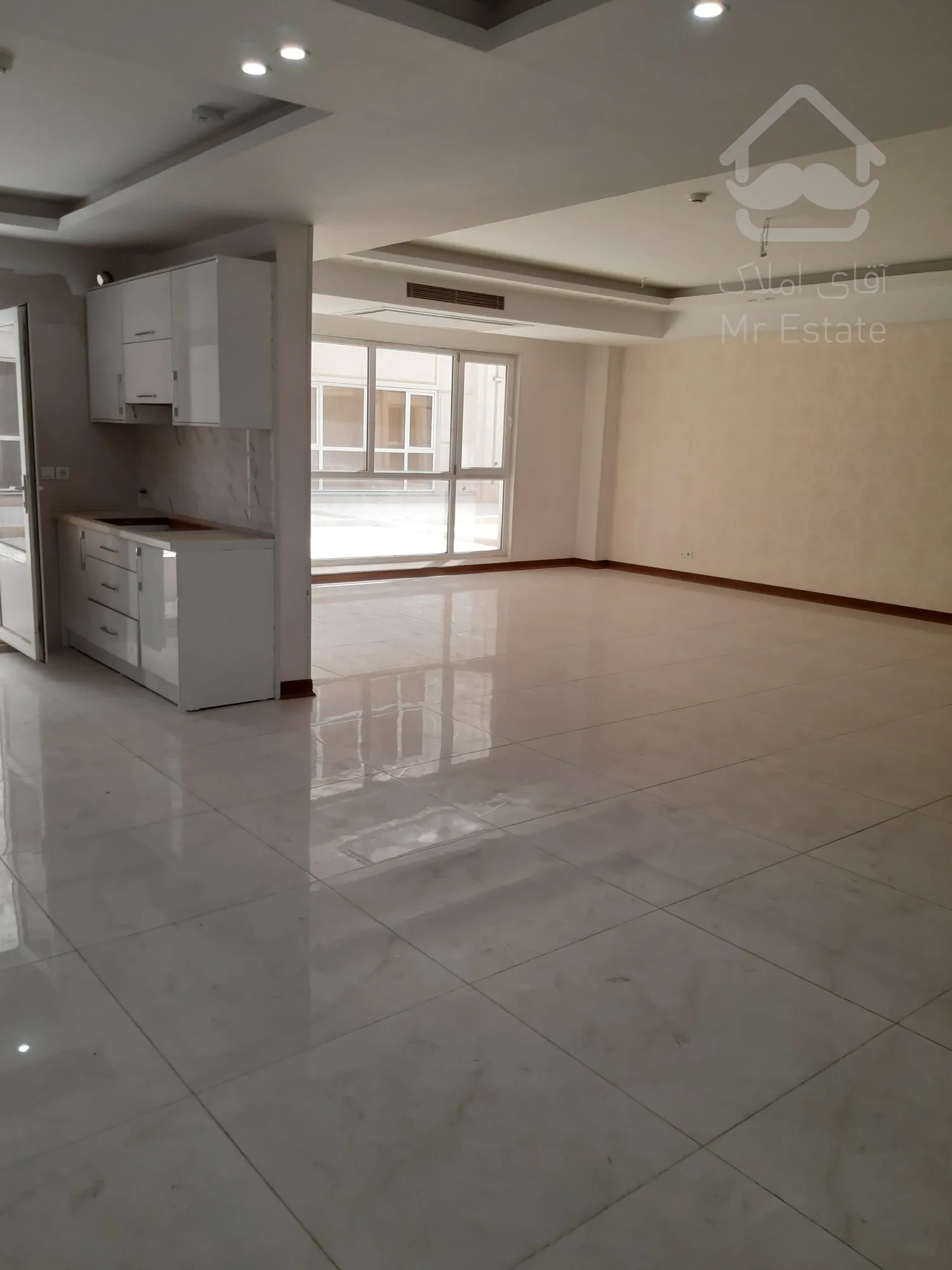 فروش آپارتمان سه خوابه در برج 11 طبقه با امکانات فول هتلینگ