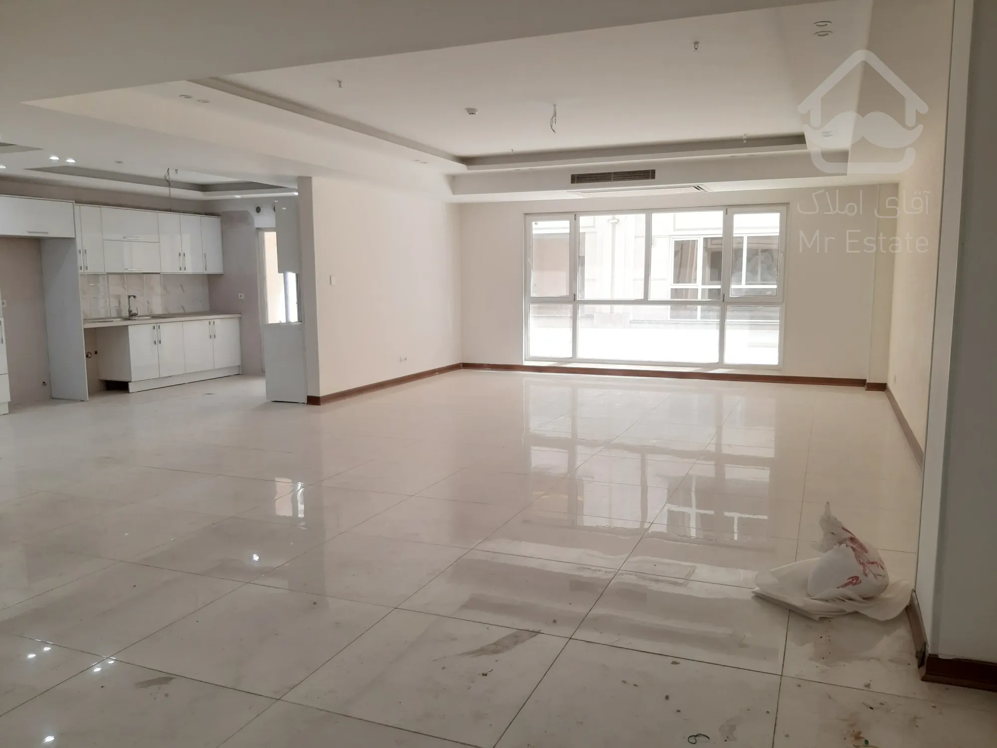 آپارتمان سه خوابه لوکس در برج شاهنشین رونیکاپالاس هروی