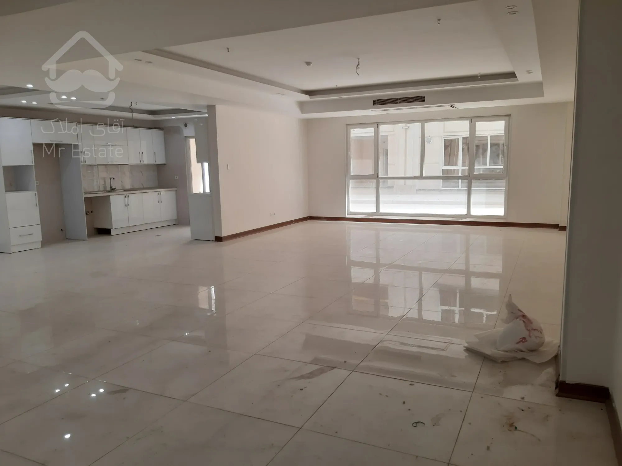 فروش آپارتمان سه خوابه 177 متری در هروی با امکانات فول هتلینگ