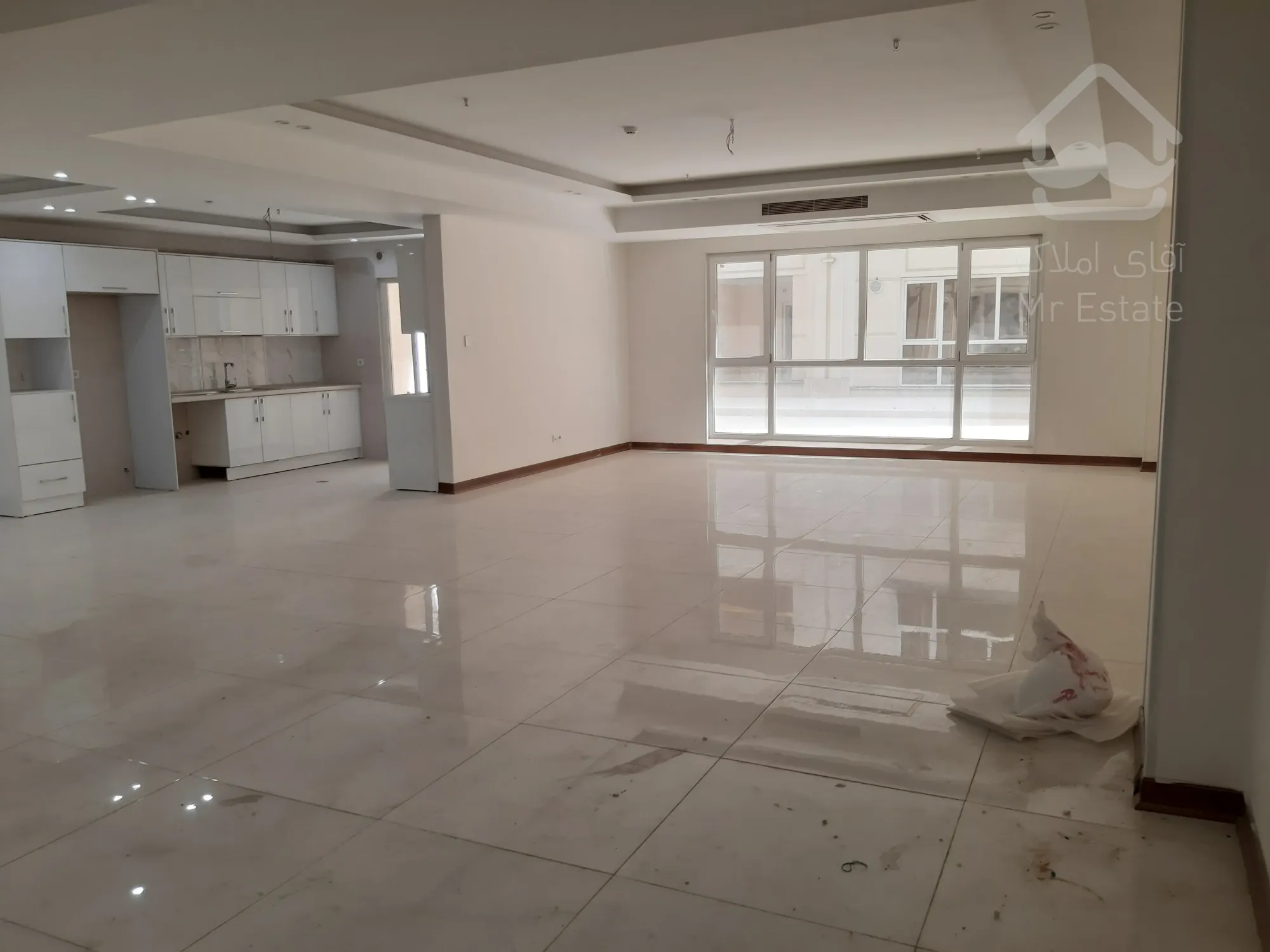 پیش فروش آپارتمان سه خوابه لوکس در برج رونیکاپالاس هروی