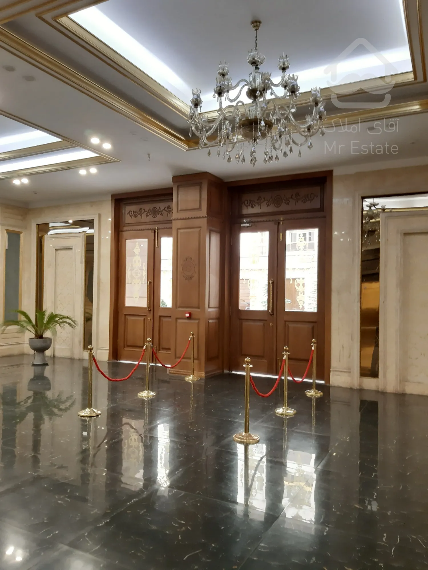 فروش آپارتمان سه خوابه لوکس در برج مجلل رونیکاپالاس هروی