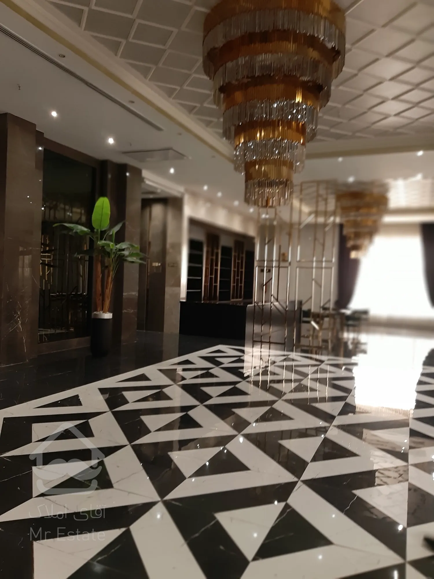 پیش فروش آپارتمان 230 متری سه خوابه فول مستر با امکانات فول هتلینگ