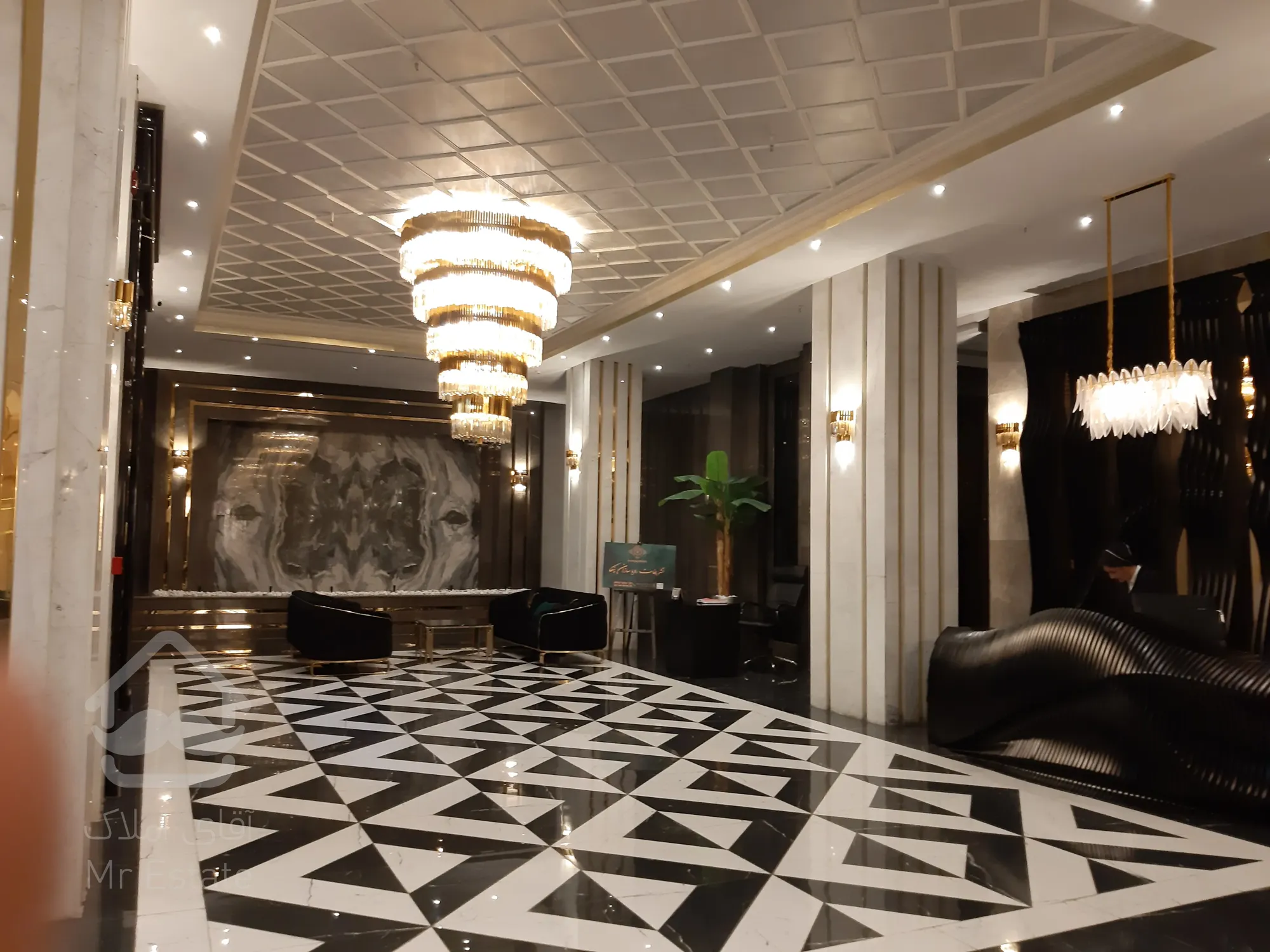 پیش فروش آپارتمان 230 متری سه خوابه فول مستر با امکانات فول هتلینگ