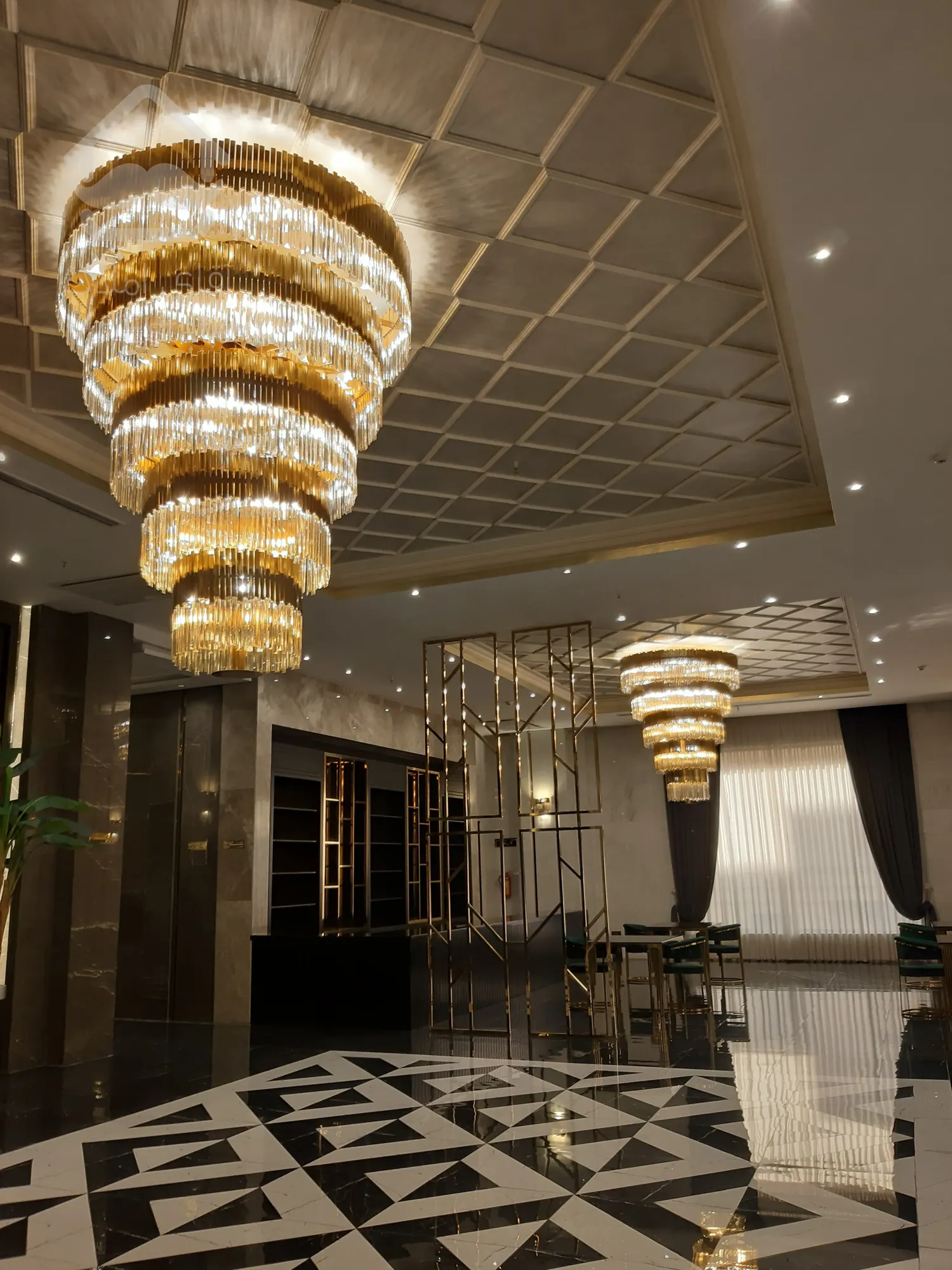 پیش فروش آپارتمان 230 متری سه خوابه فول مستر با امکانات فول هتلینگ