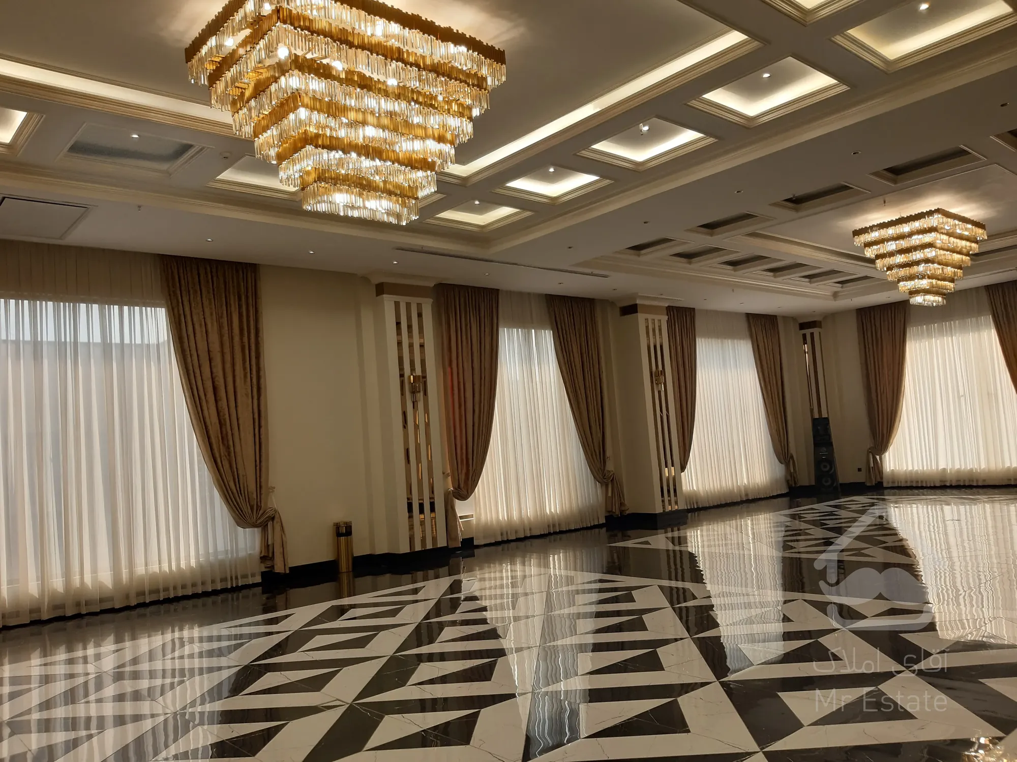 پیش فروش آپارتمان دو خوابه 115 متری در برج فول امکانات رونیکاپالاس لاله