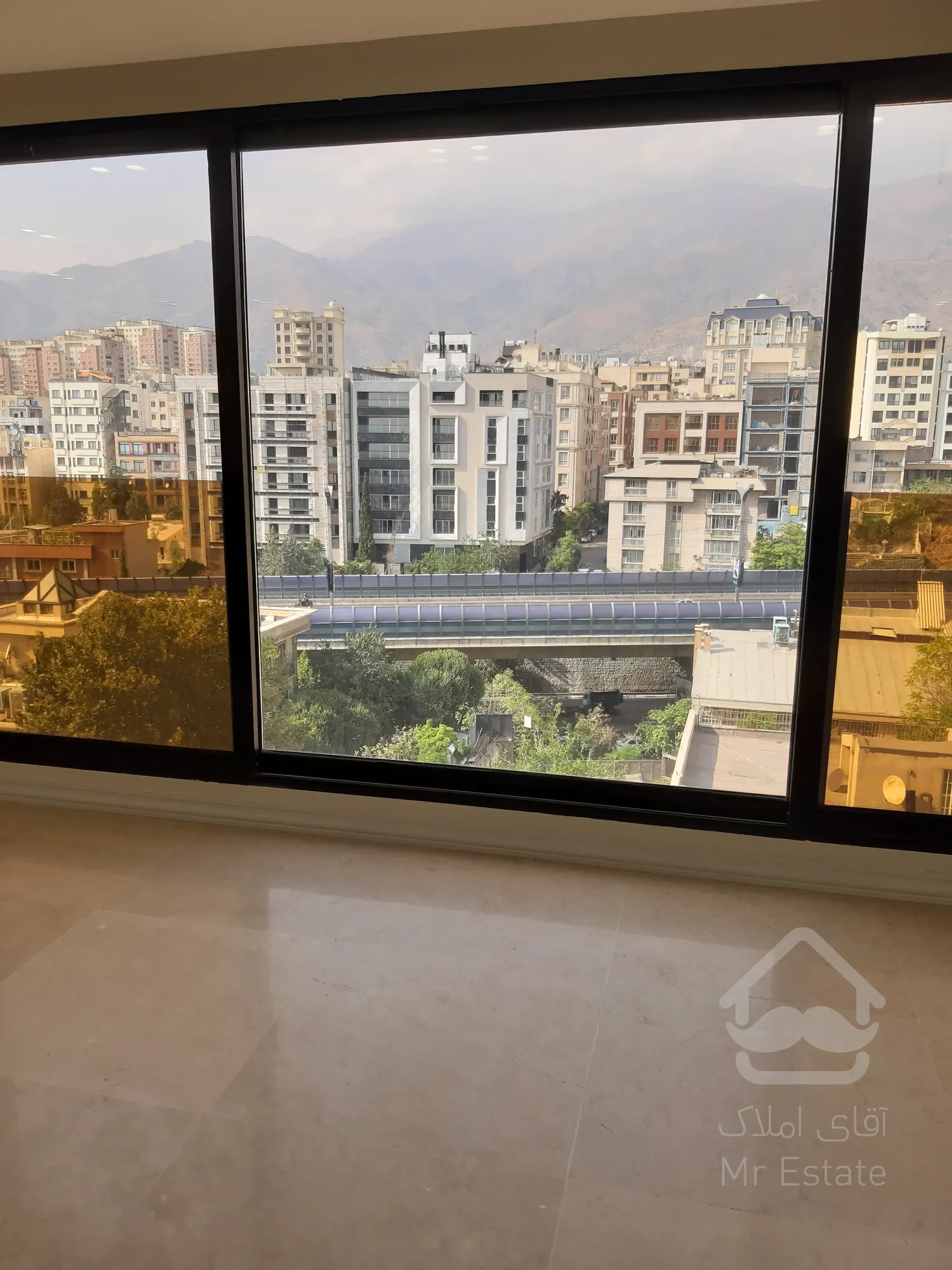 پیش‌فروش آپارتمان ۱۲۱ متری در رونیکاپالاس دردشت