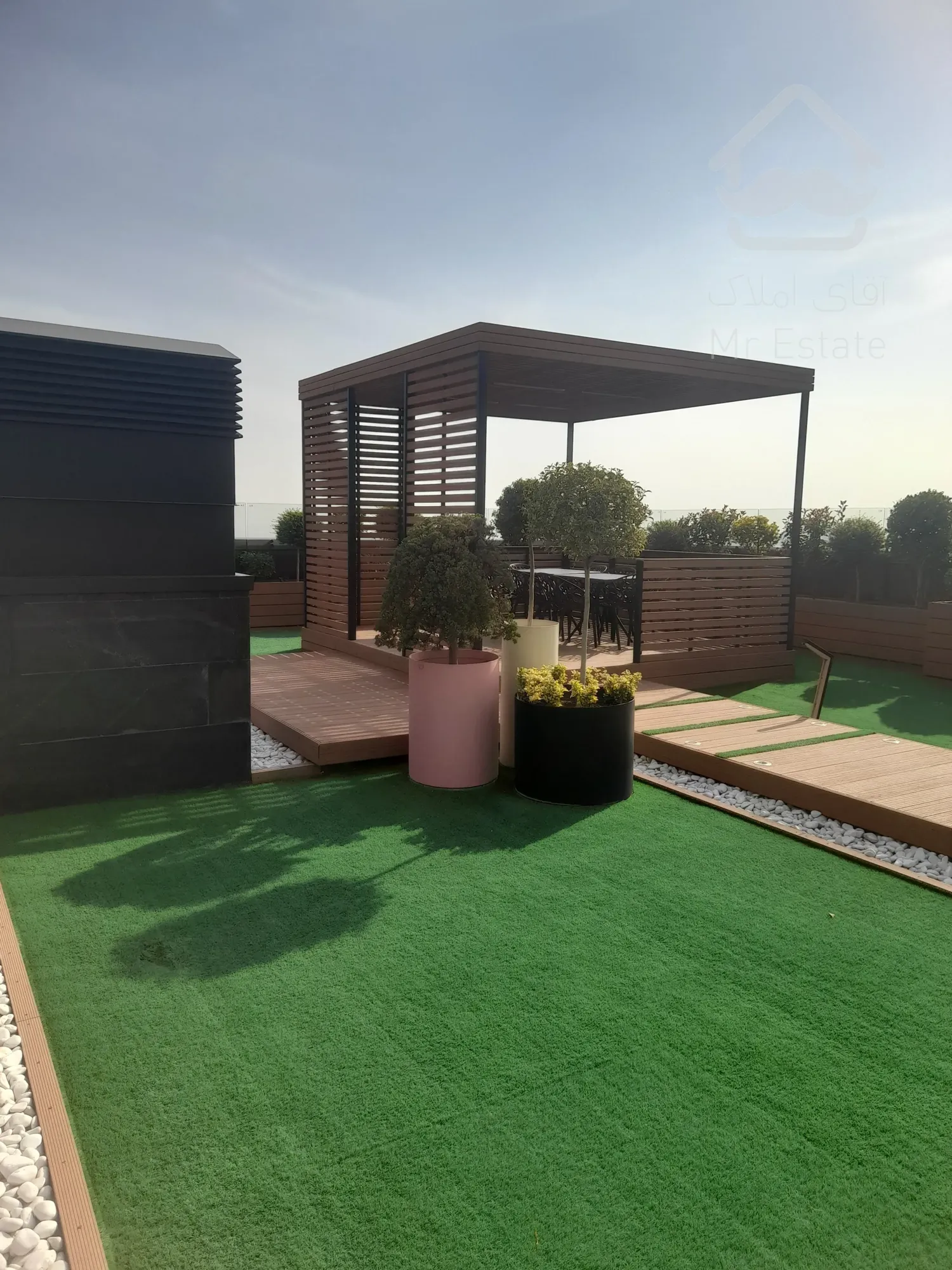 فروش واحد 230 متر لاکچری رونیکاپالاس لاله در بلوارارتش