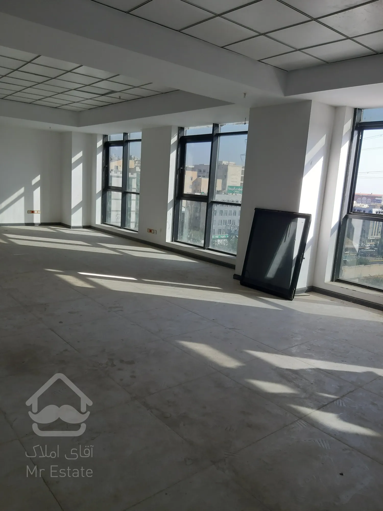 فروش واحد اداری 360 متری در پارک اداری رونیکاپالاس/امکانات هتلینگ