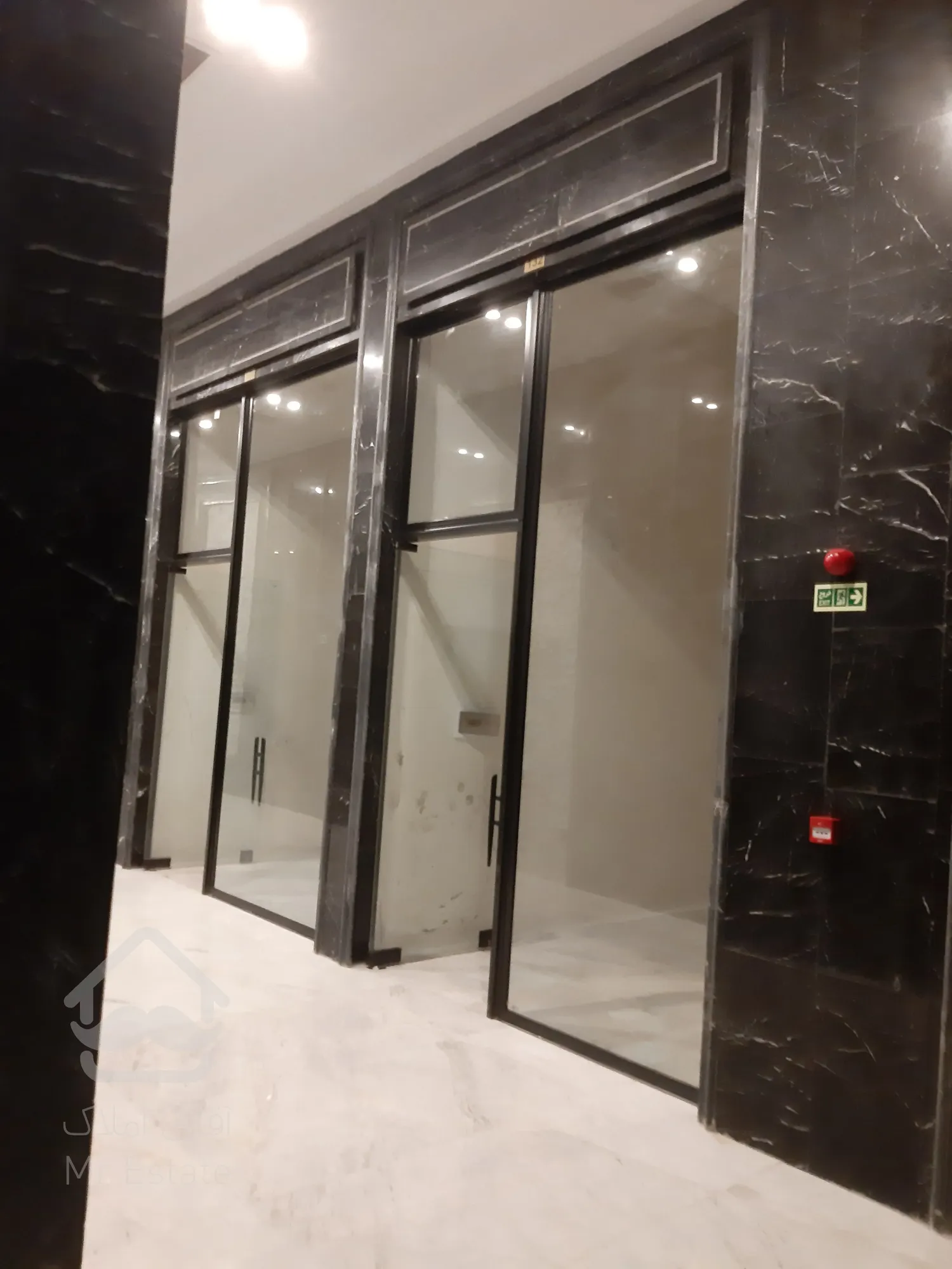 24 متر  / مرکز تجاری رونیکا مال همراه با   3 ماه تنفس