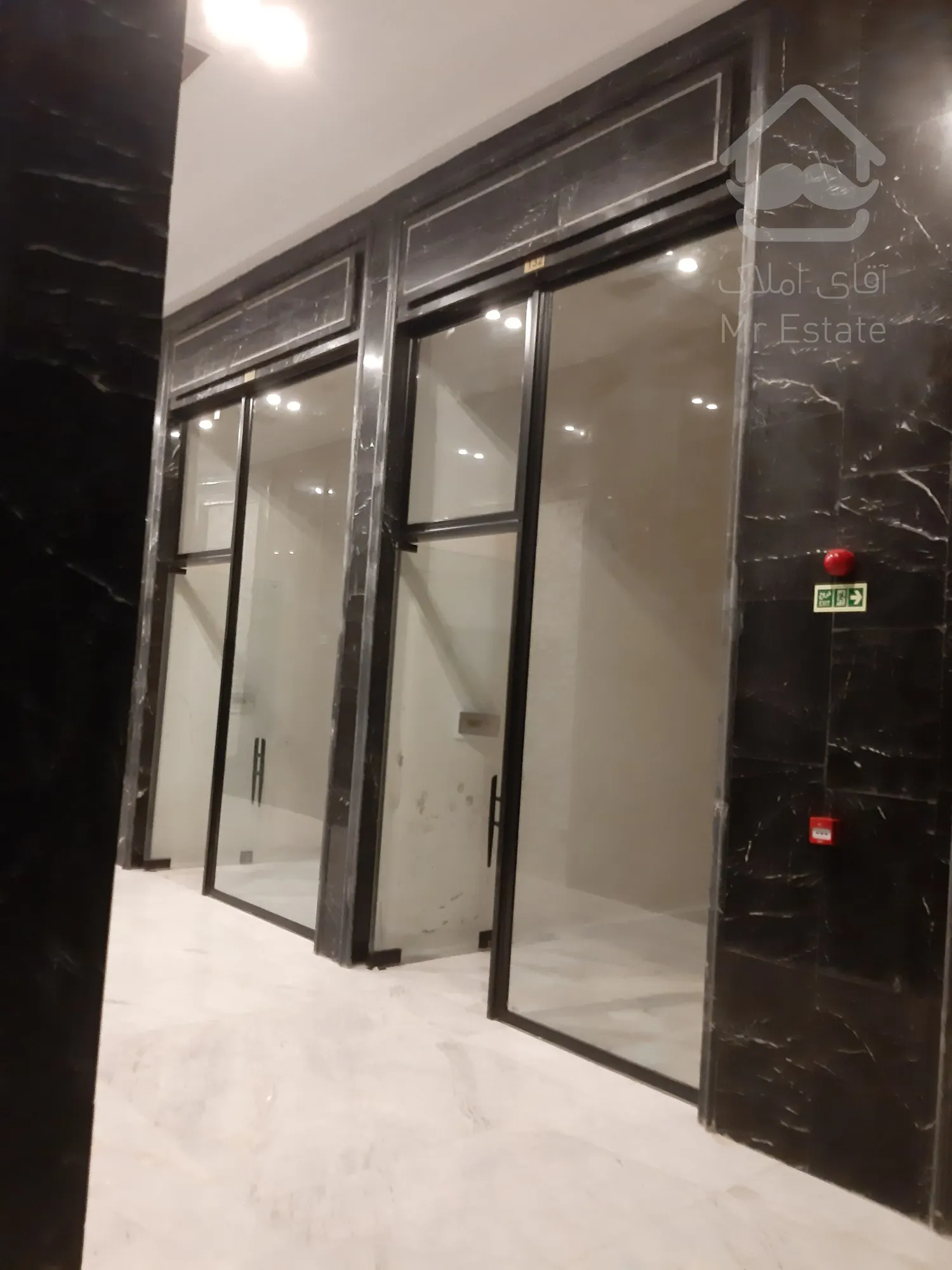 فروش تجاری در رونیکامال هروی/20متر با موقعیت عالی