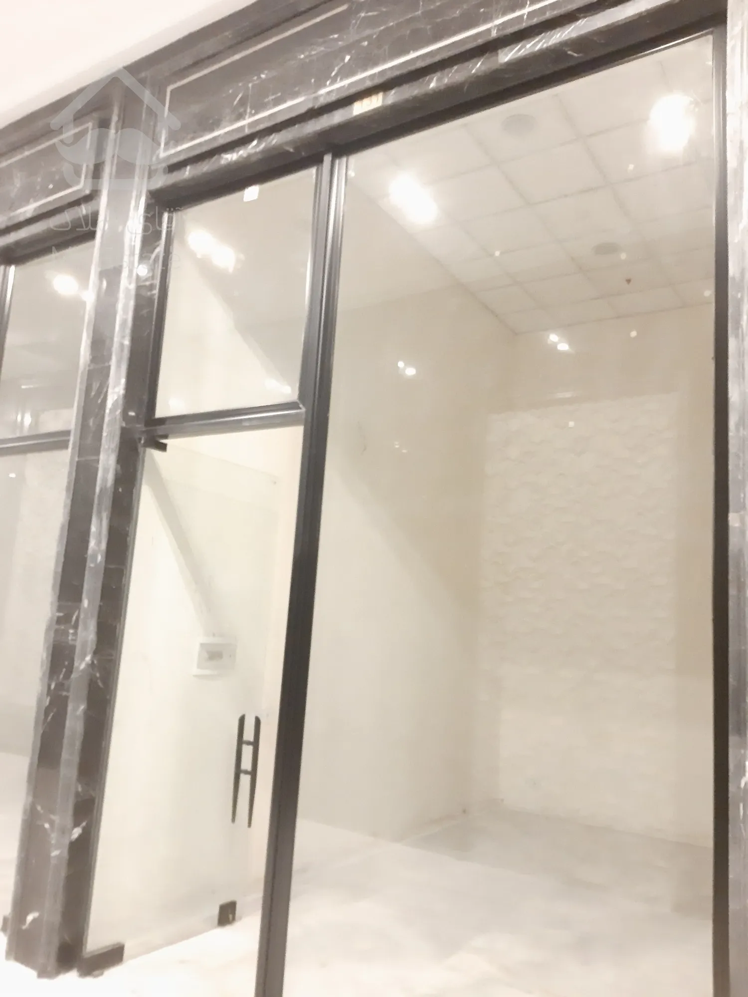 اجاره مغازه 25 متر در رونیکا مال پاسداران