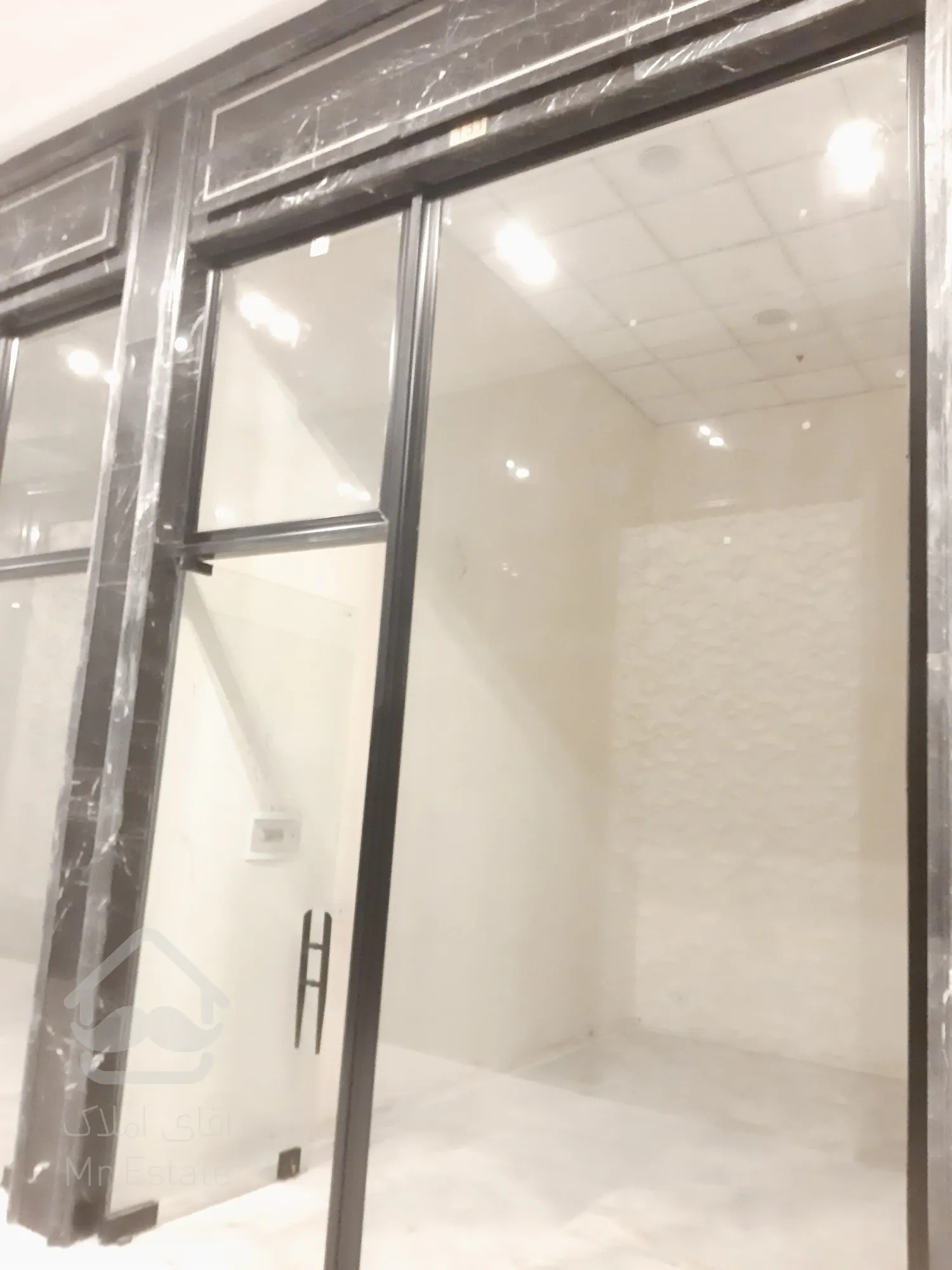 اجاره مغازه در رونیکا مال پاسداران تاپ لوکیشن