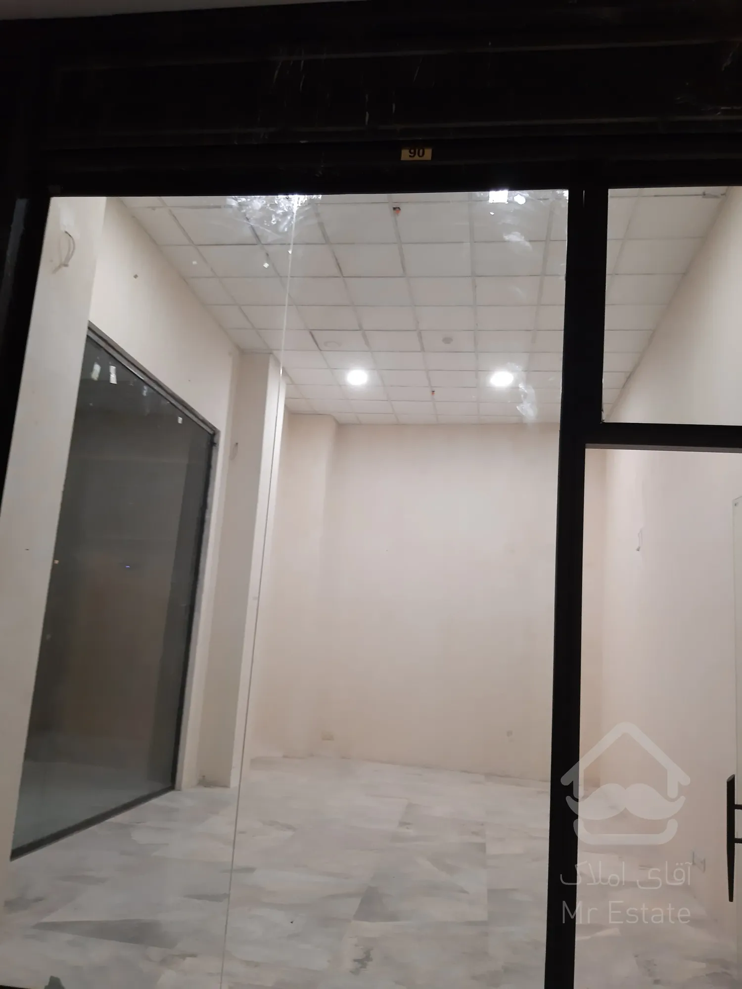 فروش مغازه در رونیکا مال پاسداران با شرایط پرداخت اقساط