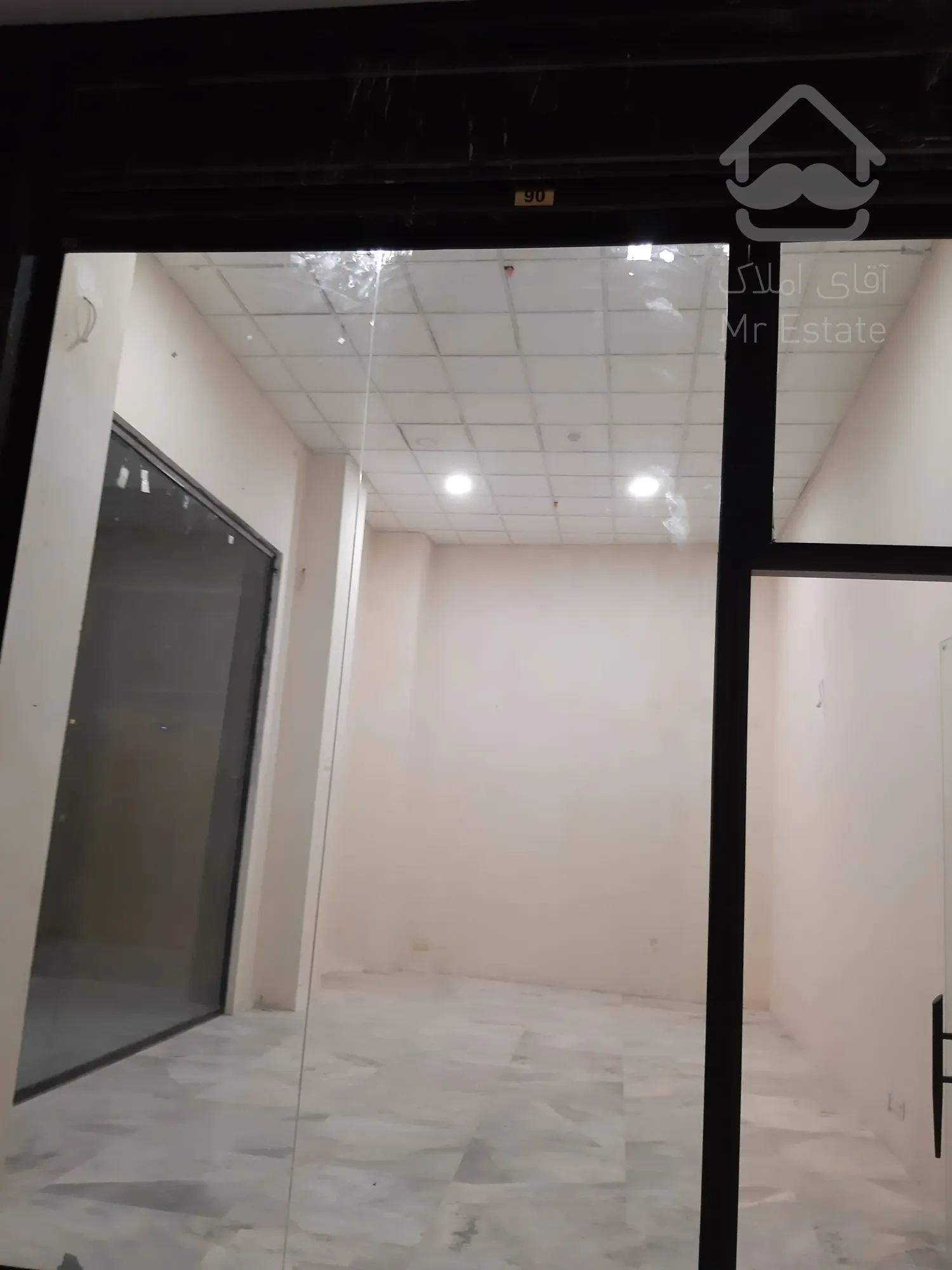 فروش مغازه 23 متری لاکچری همراه با سند تک برگ تجاری رونیکا مال هروی