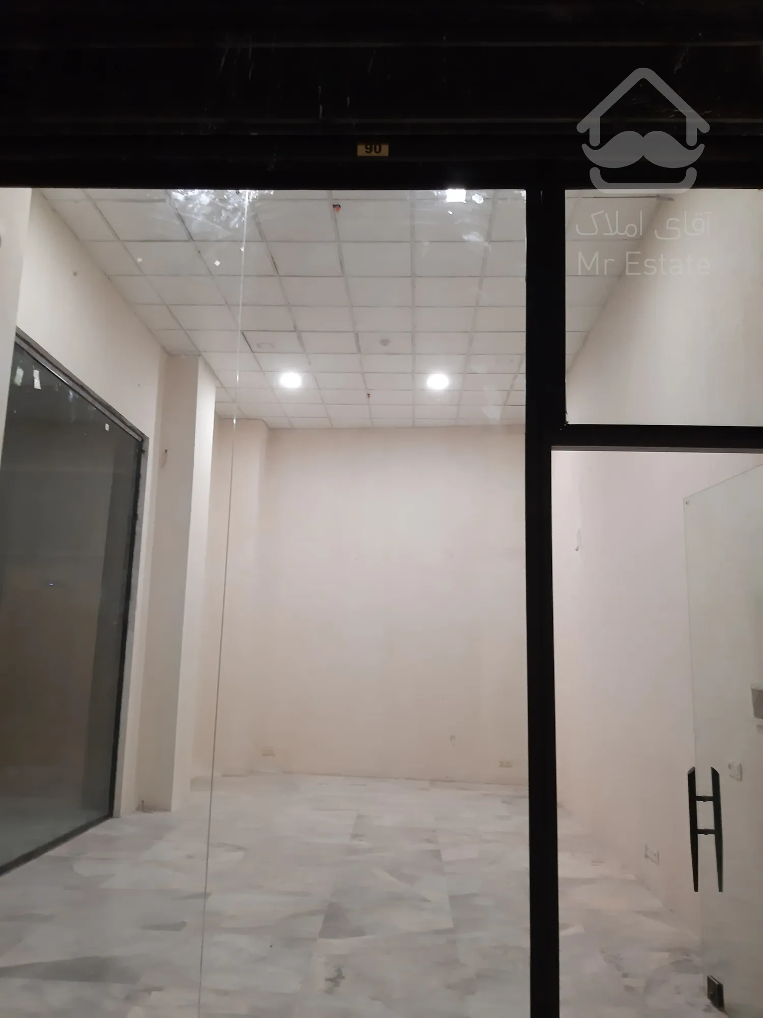 اجاره مغازه در رونیکا مال پاسداران تاپ لوکیشن