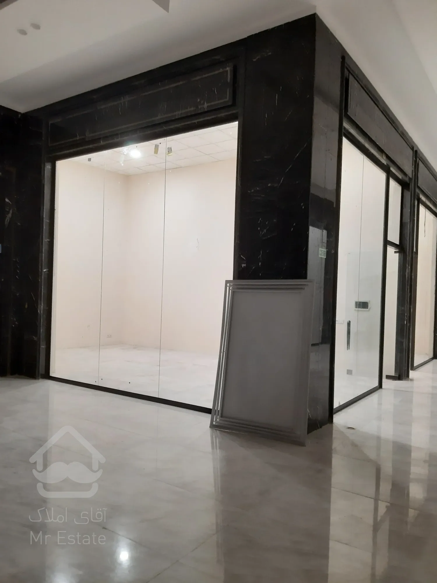 فروش تجاری  در هروی 19متر بصورت اقساط 12ماهه/در رونیکامال تجاری/پاخور عالی/جنب مترو