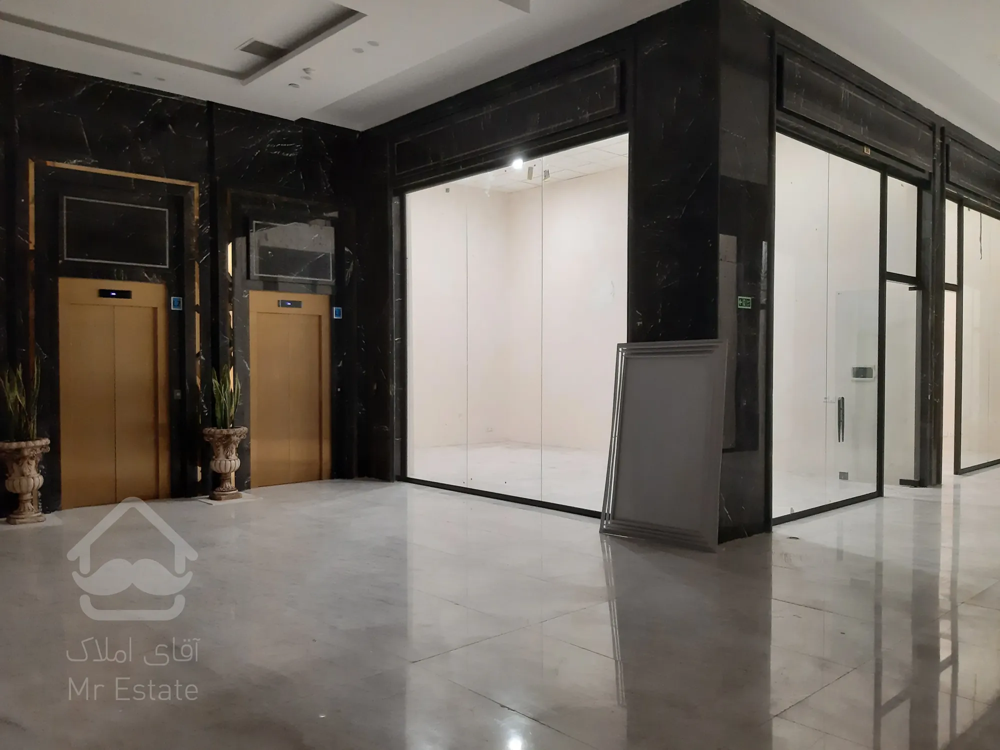 پیش فروش واحد تجاری رونیکاپالاس میرزابابایی اقساط ویژه حاج رحیم قربانی