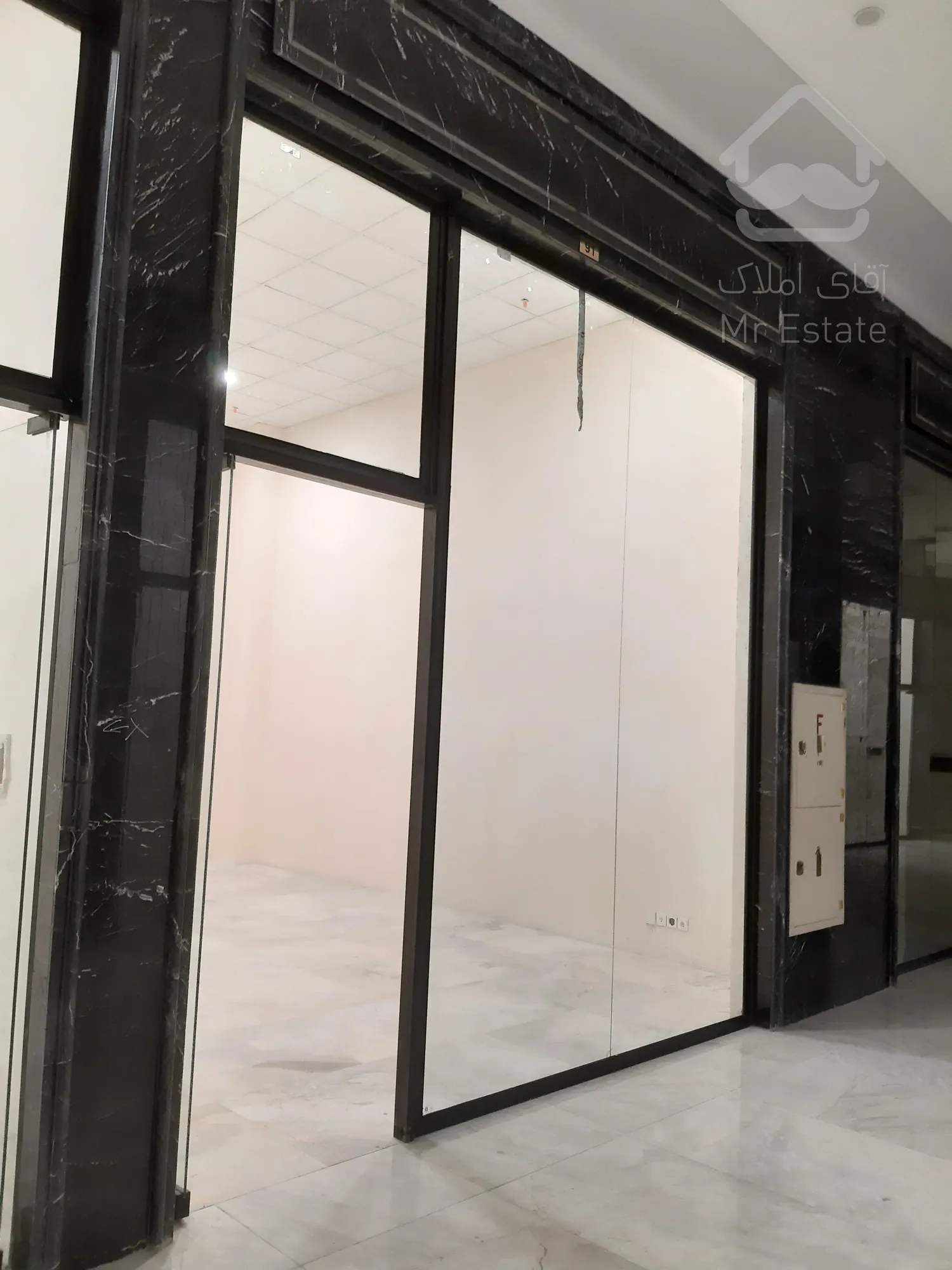 فروش مغازه 33 متر جنب مترو در رونیکا مال پاسداران