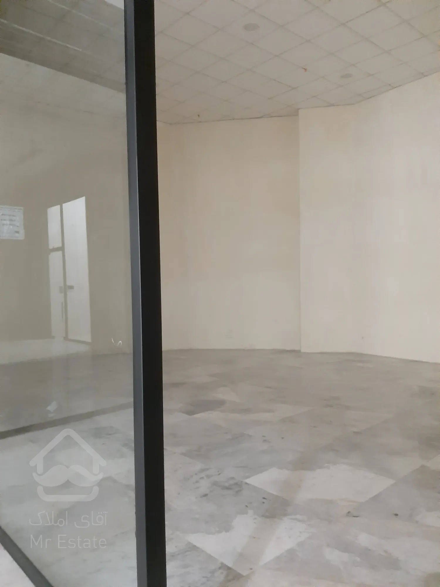 فروش مغازه در رونیکا مال هروی جنب مترو حسین آباد