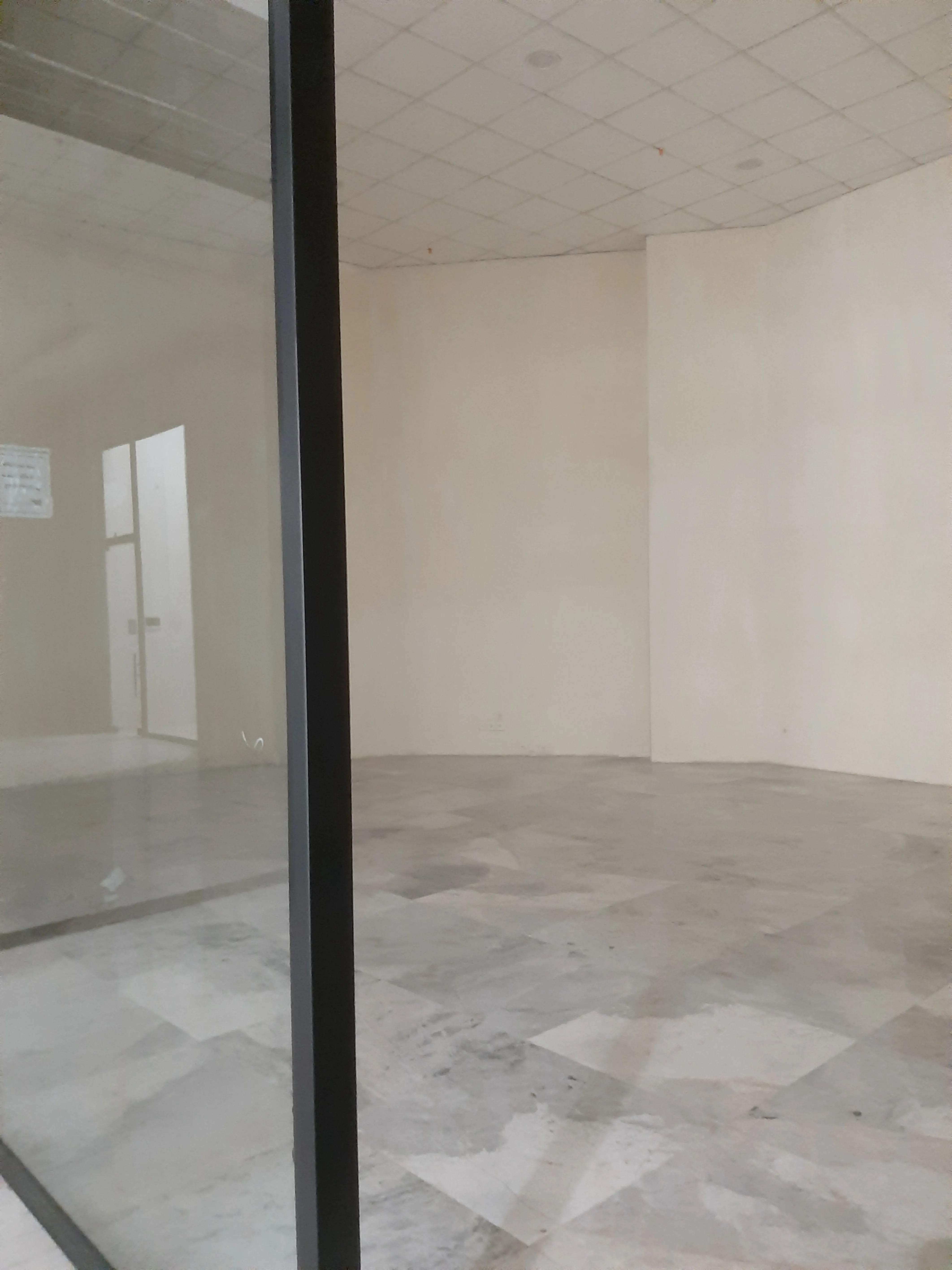 اجاره مغازه در رونیکا مال هروی تحویل فوری با پرداخت اولین قسط