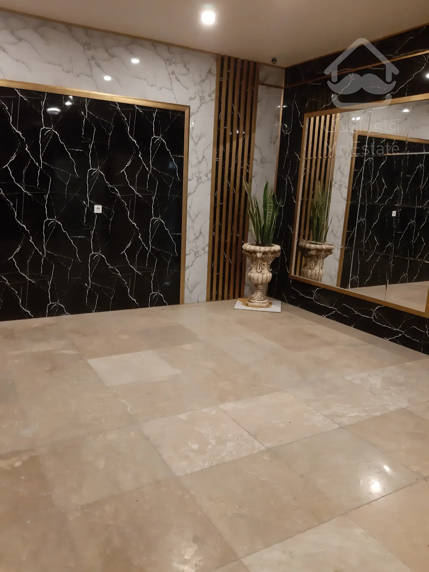 اجاره مغازه 25 متر در رونیکا مال پاسداران