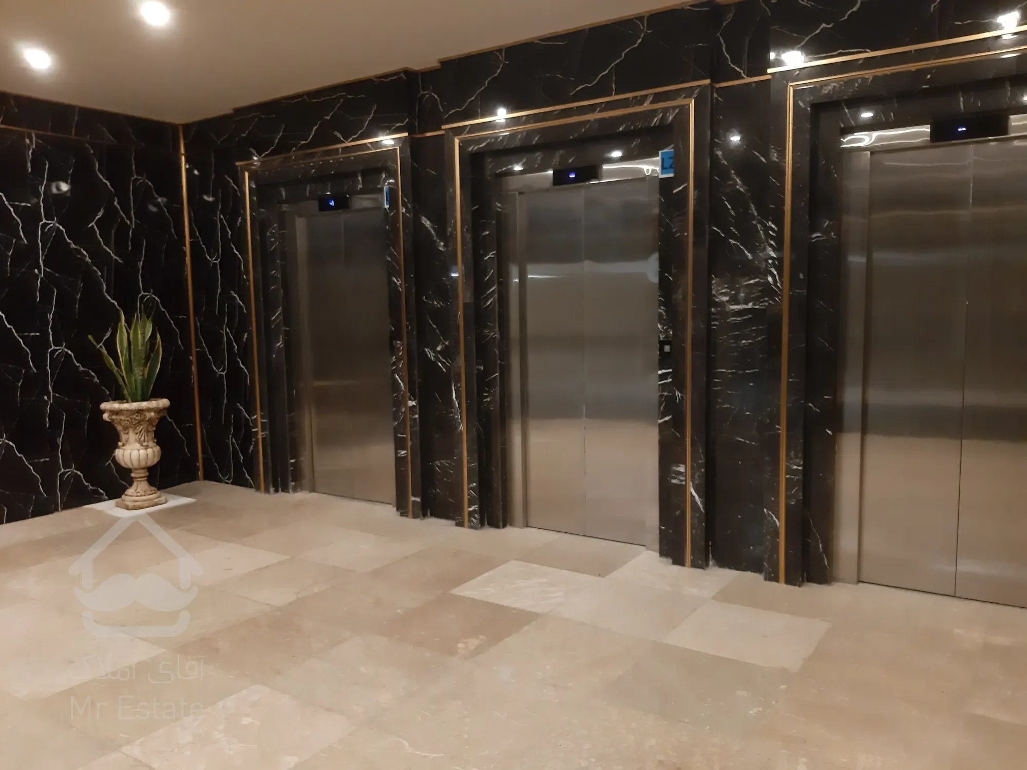 اجاره مغازه در رونیکا مال هروی با قیمت پایین و سه ماه تنفس