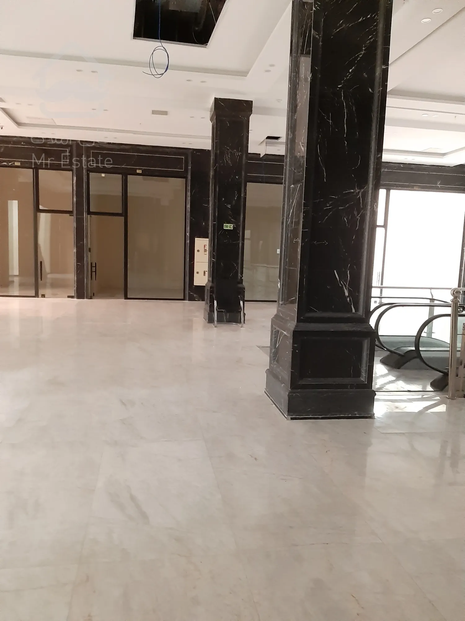 فروش تجاری در رونیکامال هروی/40متر با موقعیت عالی