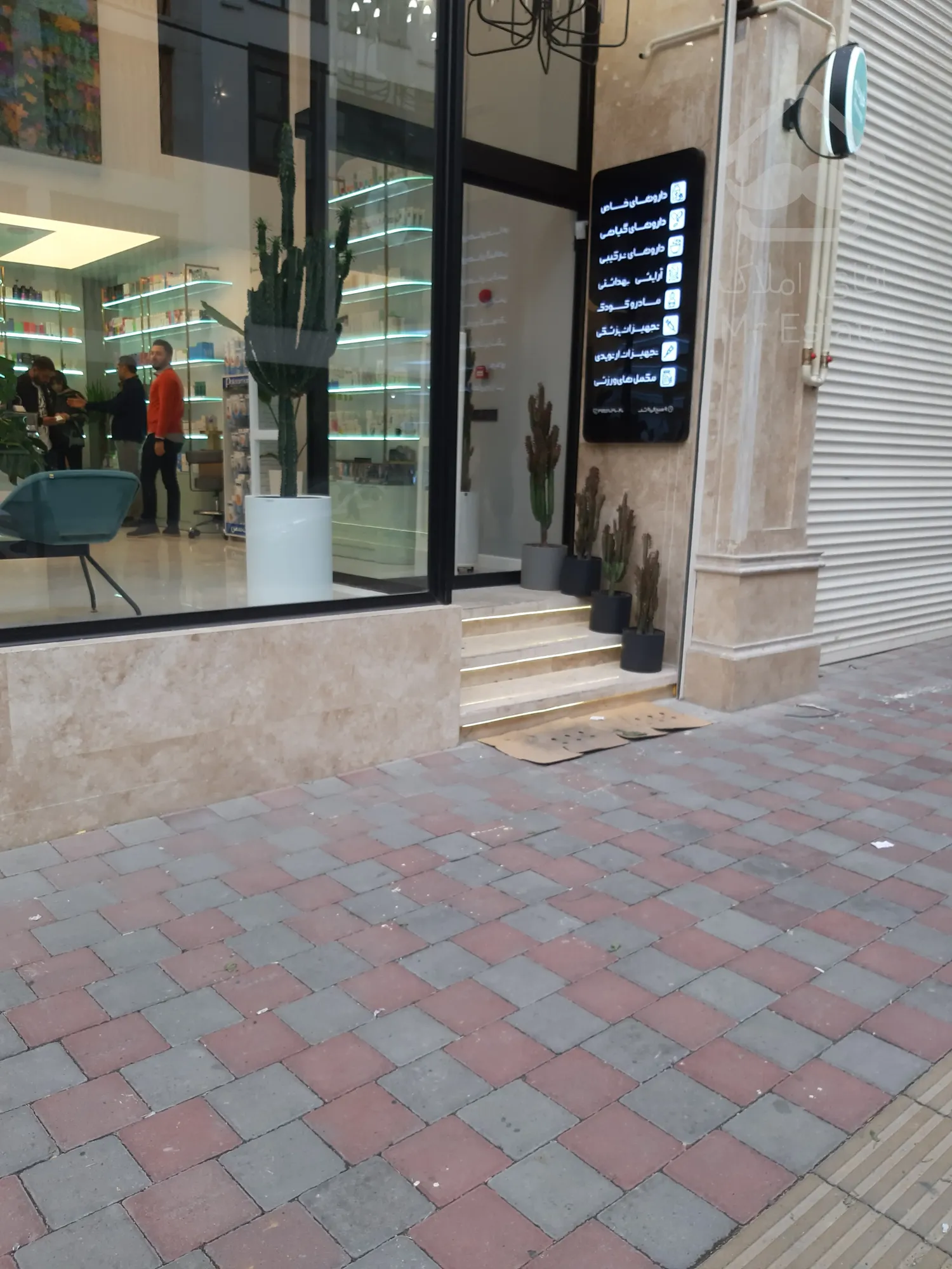 اجاره مغازه 16 متری با سه ماه تنفس در رونیکا مال هروی