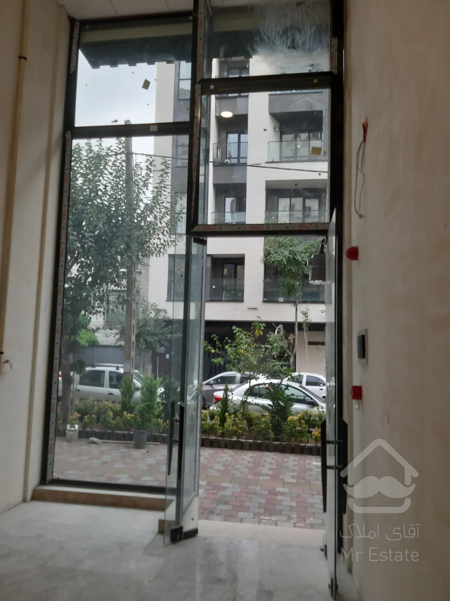 فروش مغازه های لاکچری در رونیکا مال پاسداران