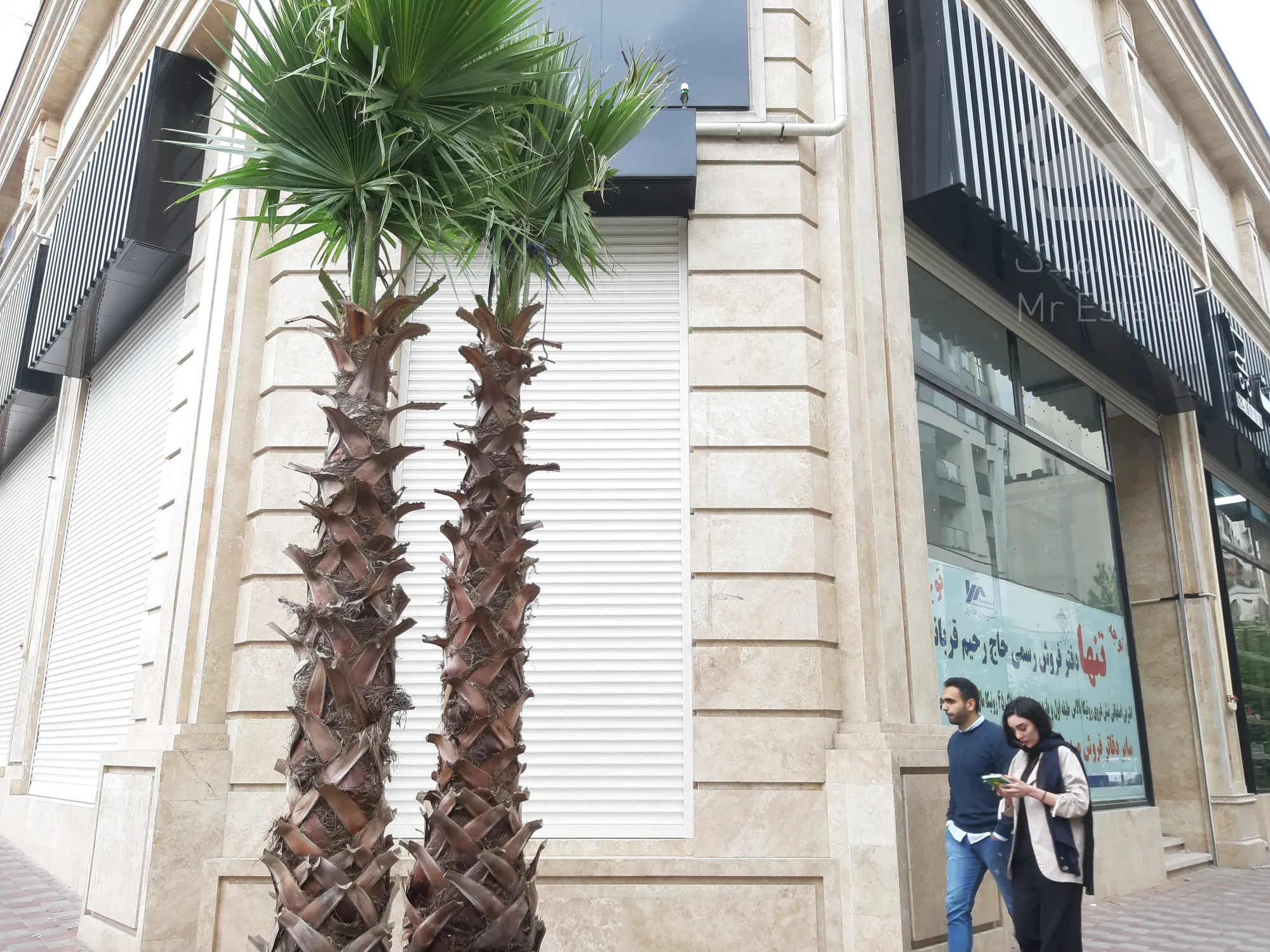 فروش تجاری در رونیکامال هروی/20متر با موقعیت عالی